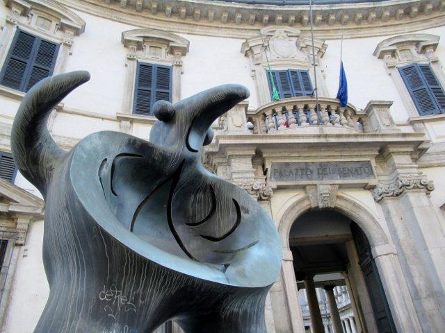 Statua "Mere Ubu" di Joan Miro