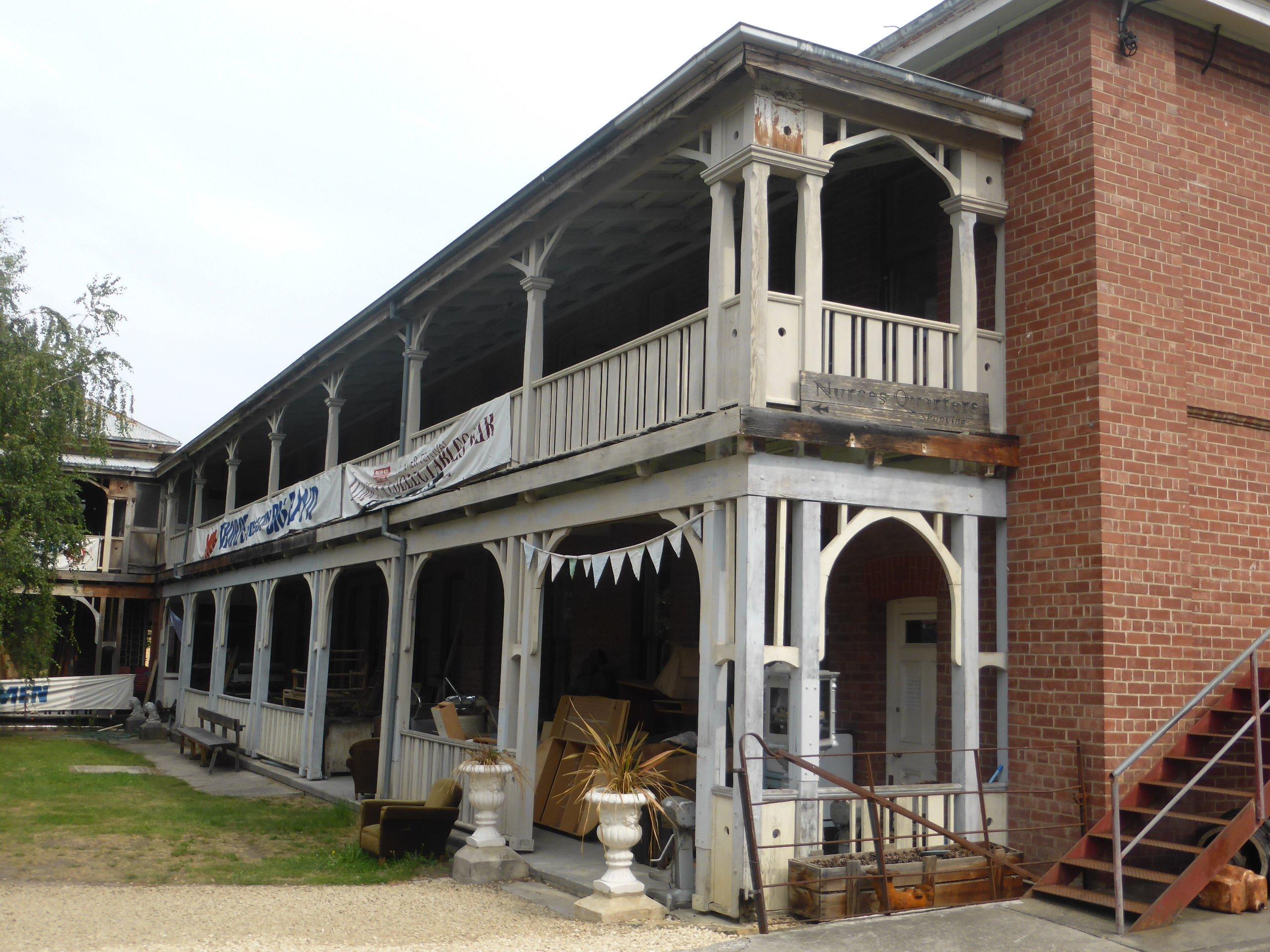 Willow Court Antique Centre