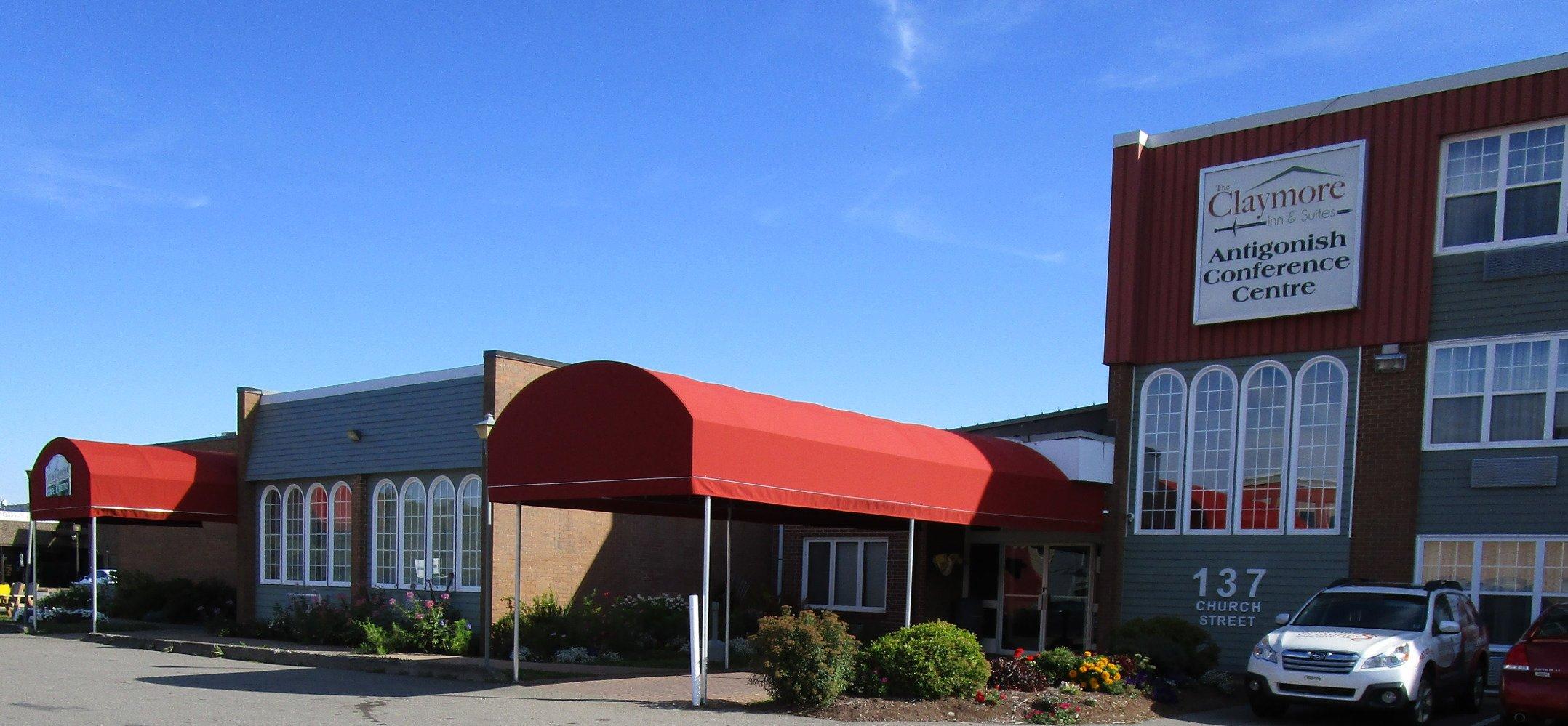 Claymore Inn & Suites