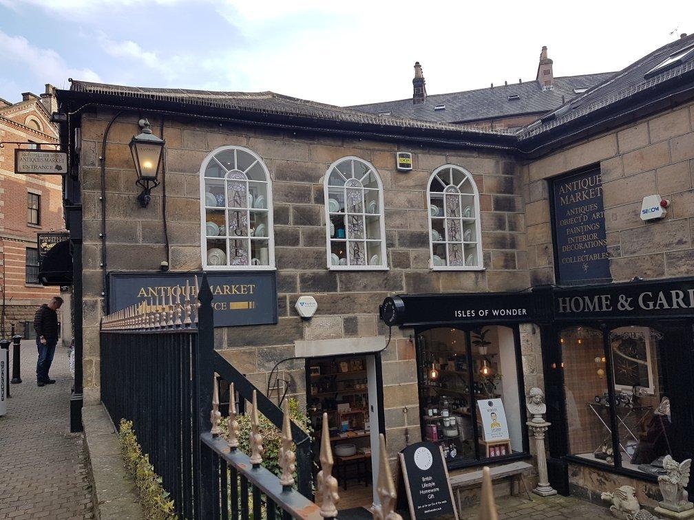 Montpellier Mews Antiques Market