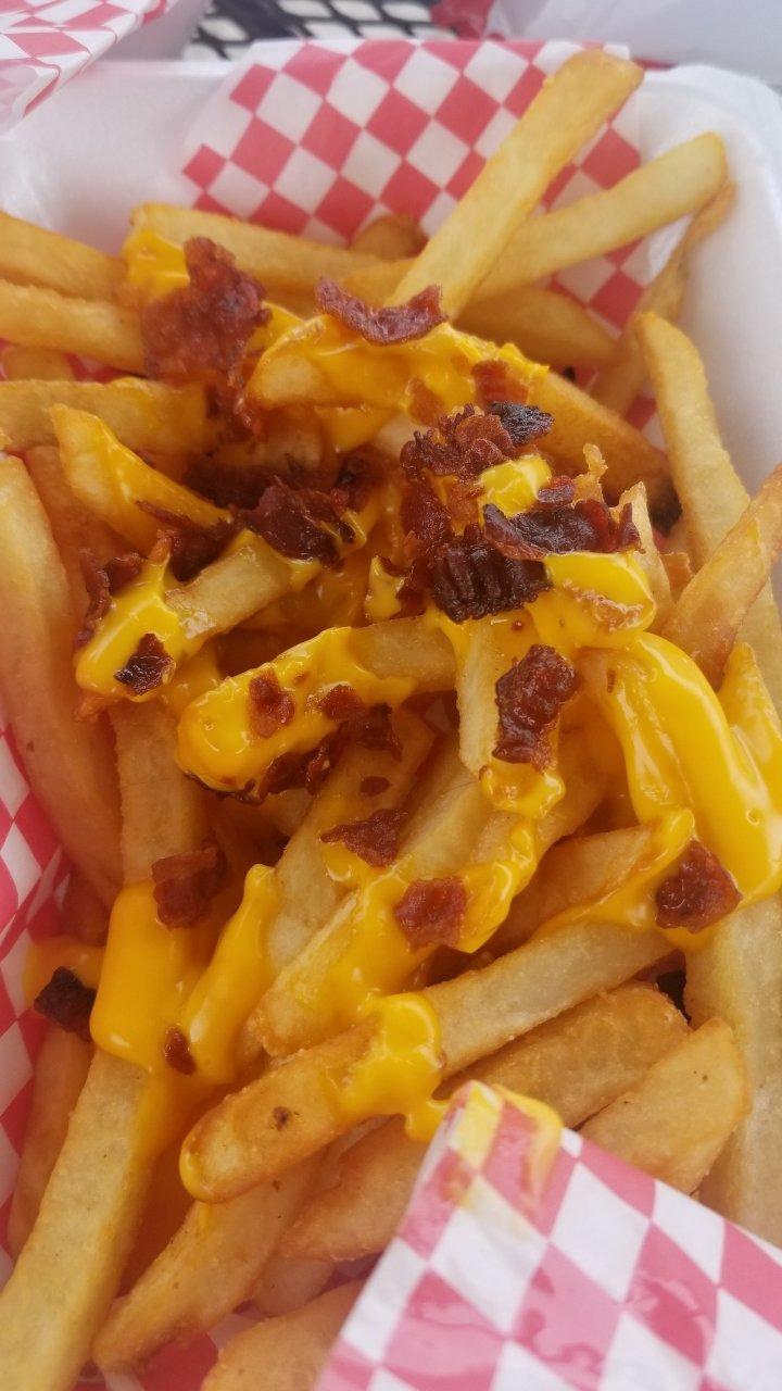 Shakeburger Drive-In