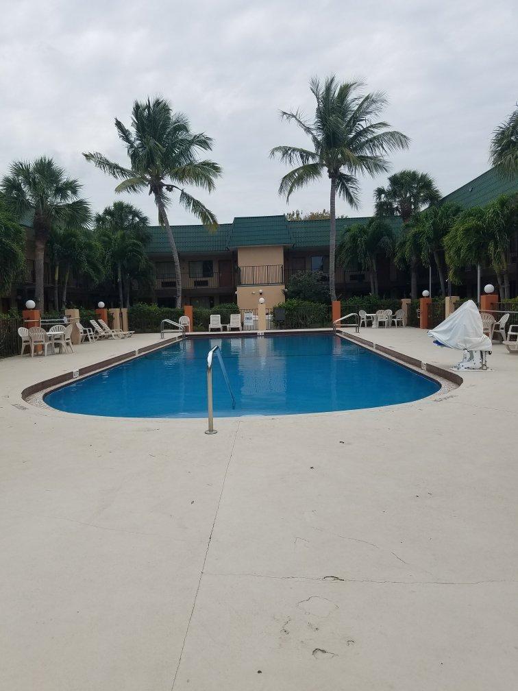 Super 8 by Wyndham Riviera Beach West Palm Beach