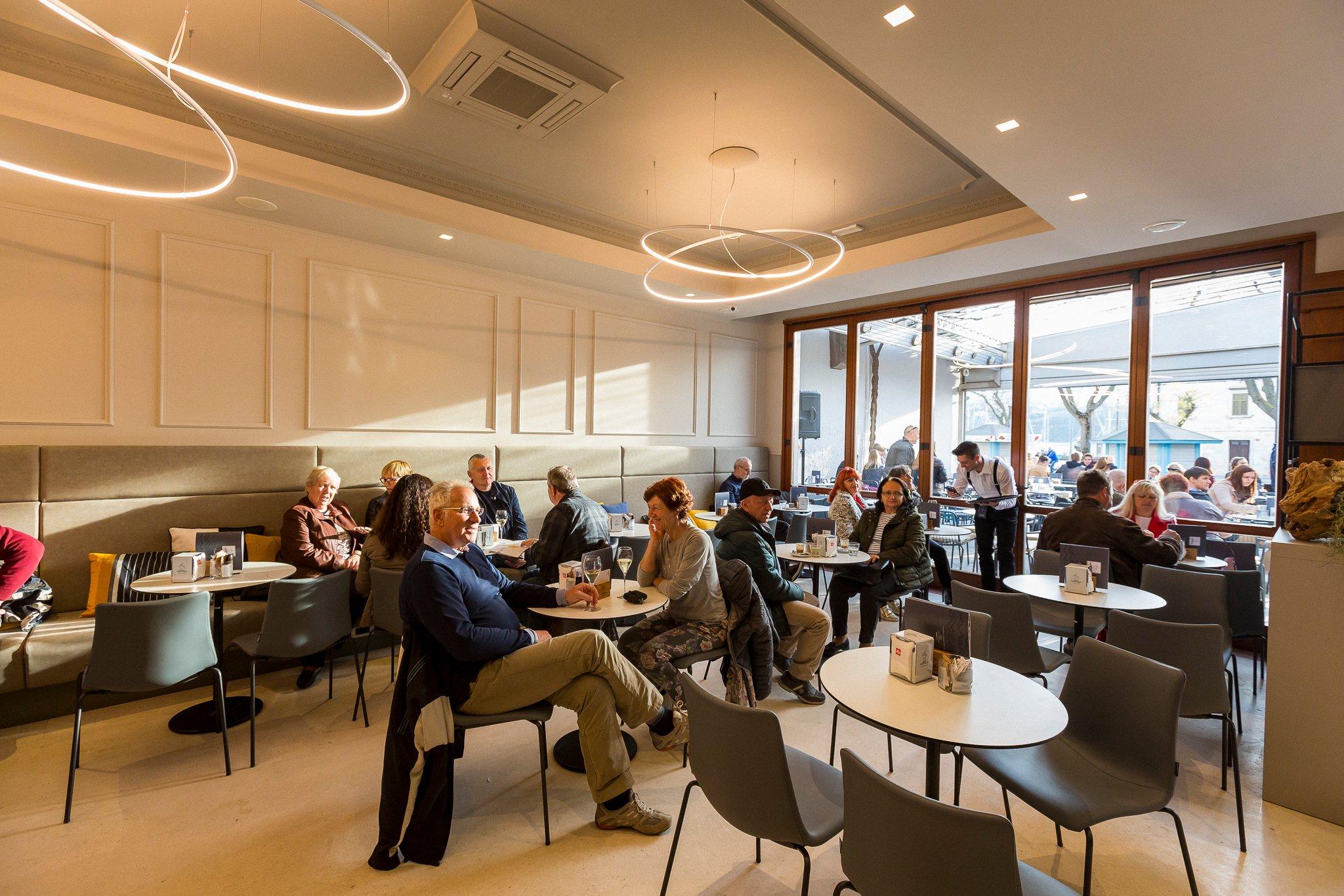 Kavarna Kapitanija - Coffee Shop