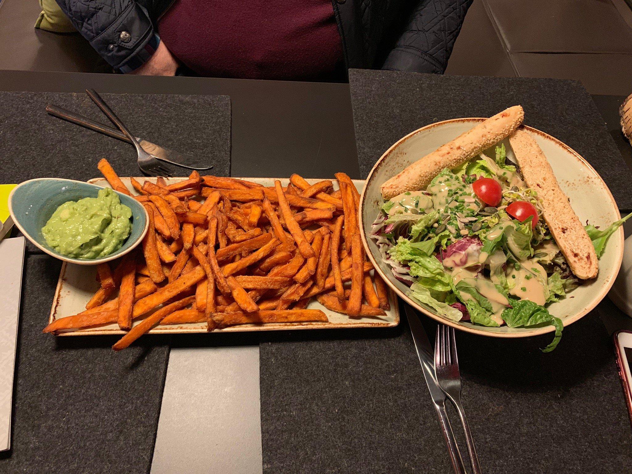 HANS IM GLUCK Burgergrill and Bar