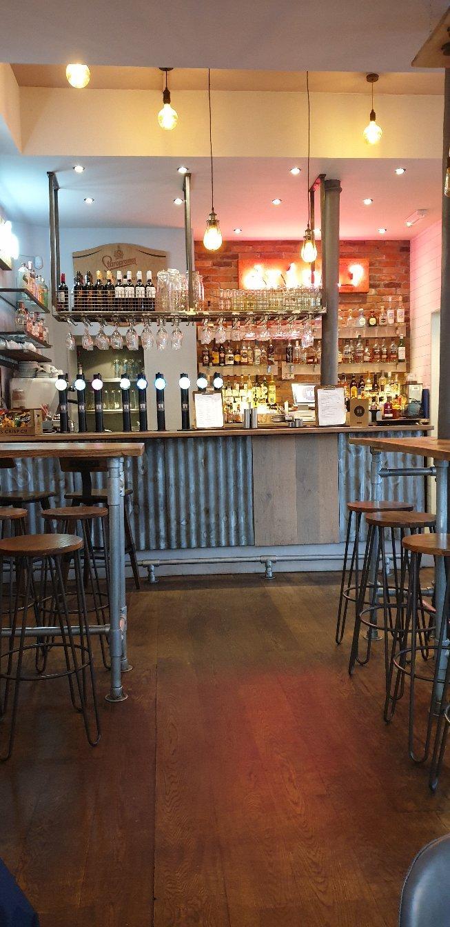 Taphouse Bar & Kitchen