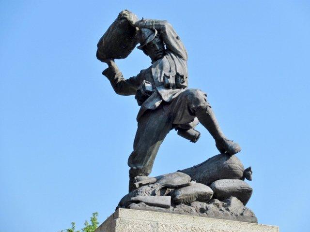 Monumento agli Alpini