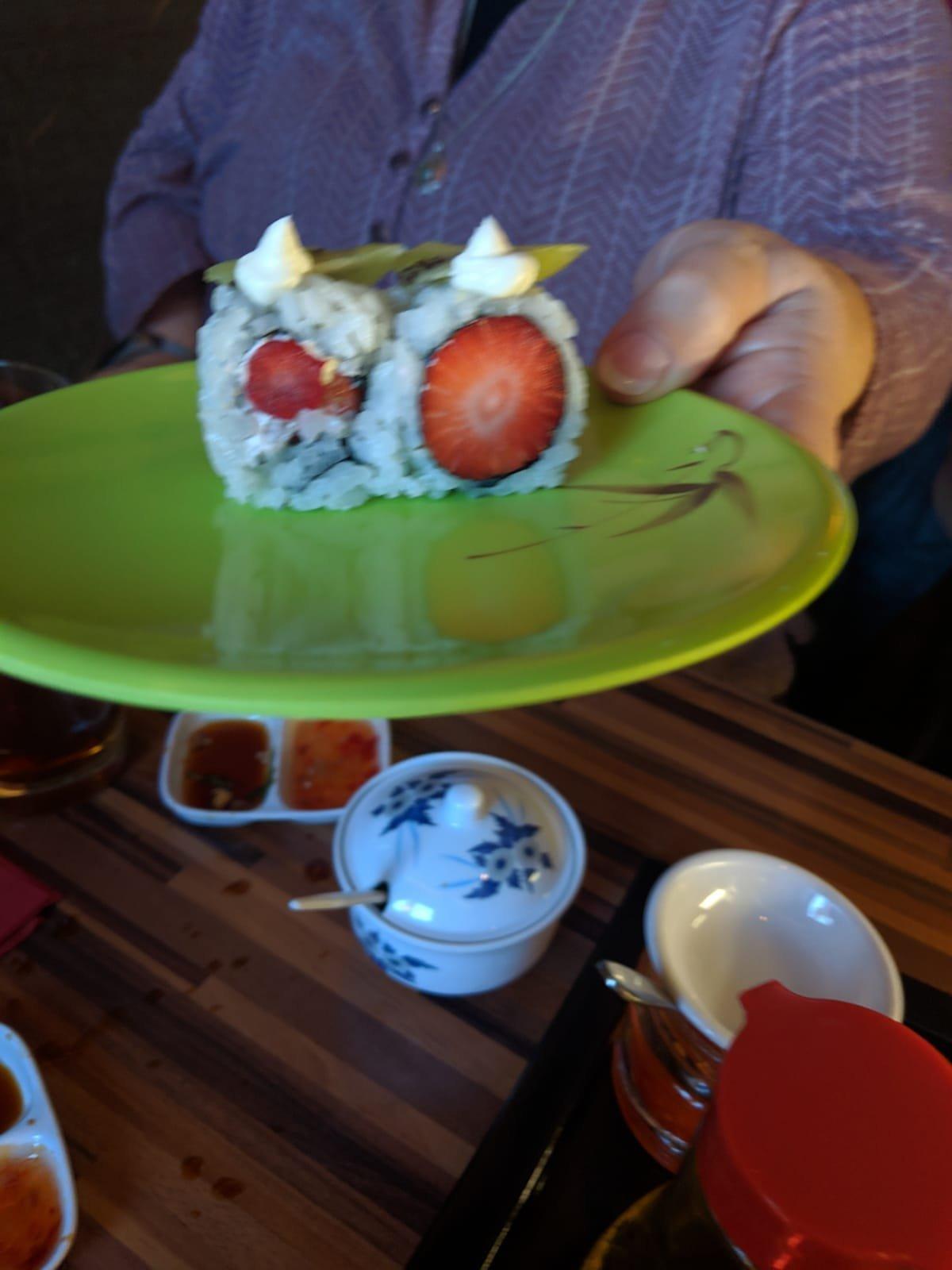 SAKURA Running Sushi