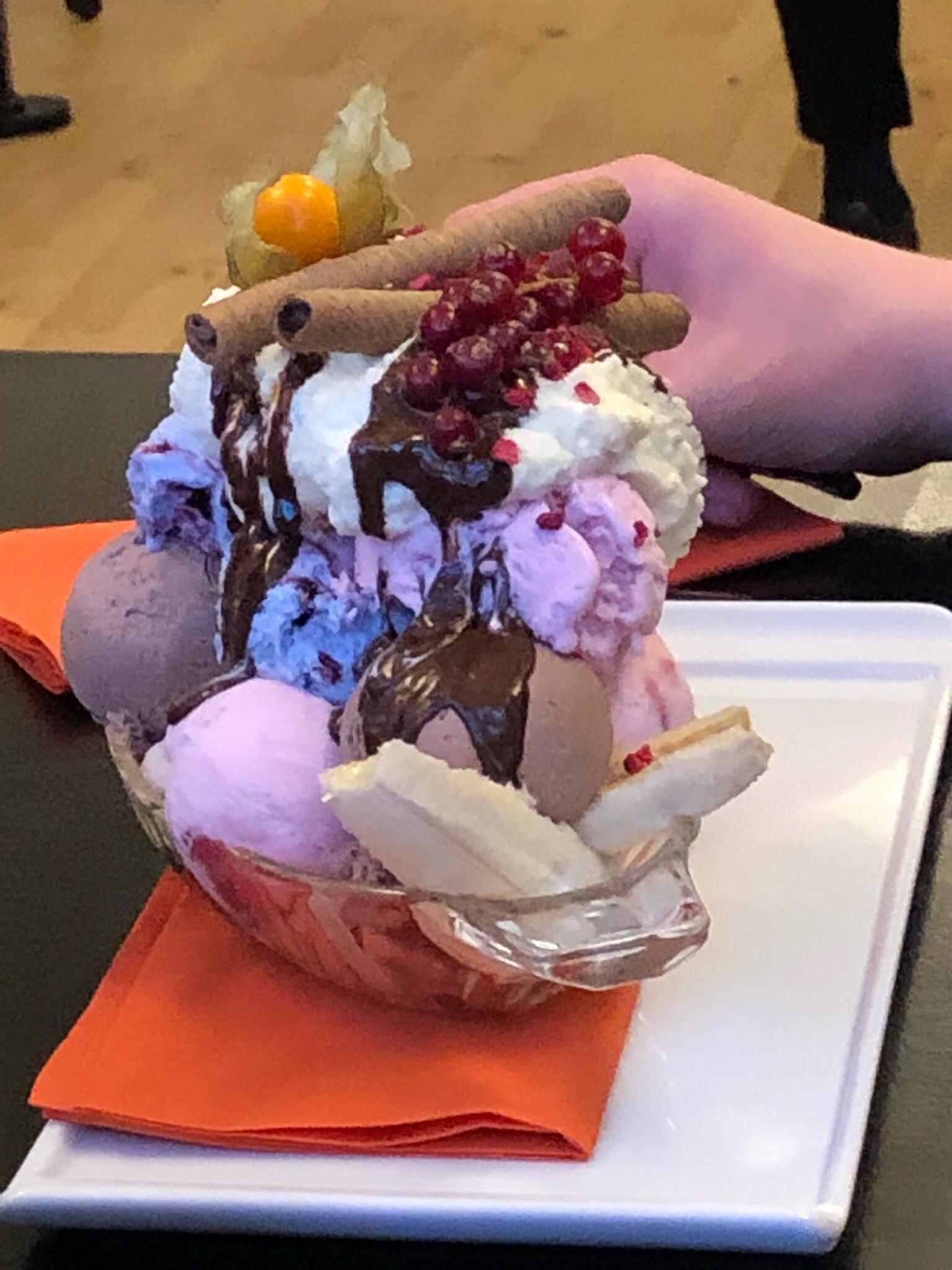 Photo by Helle Bibi C