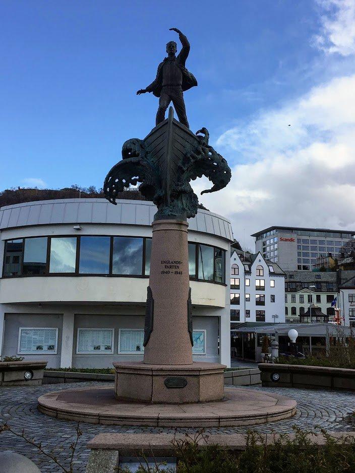 Memorial Shetland Bus