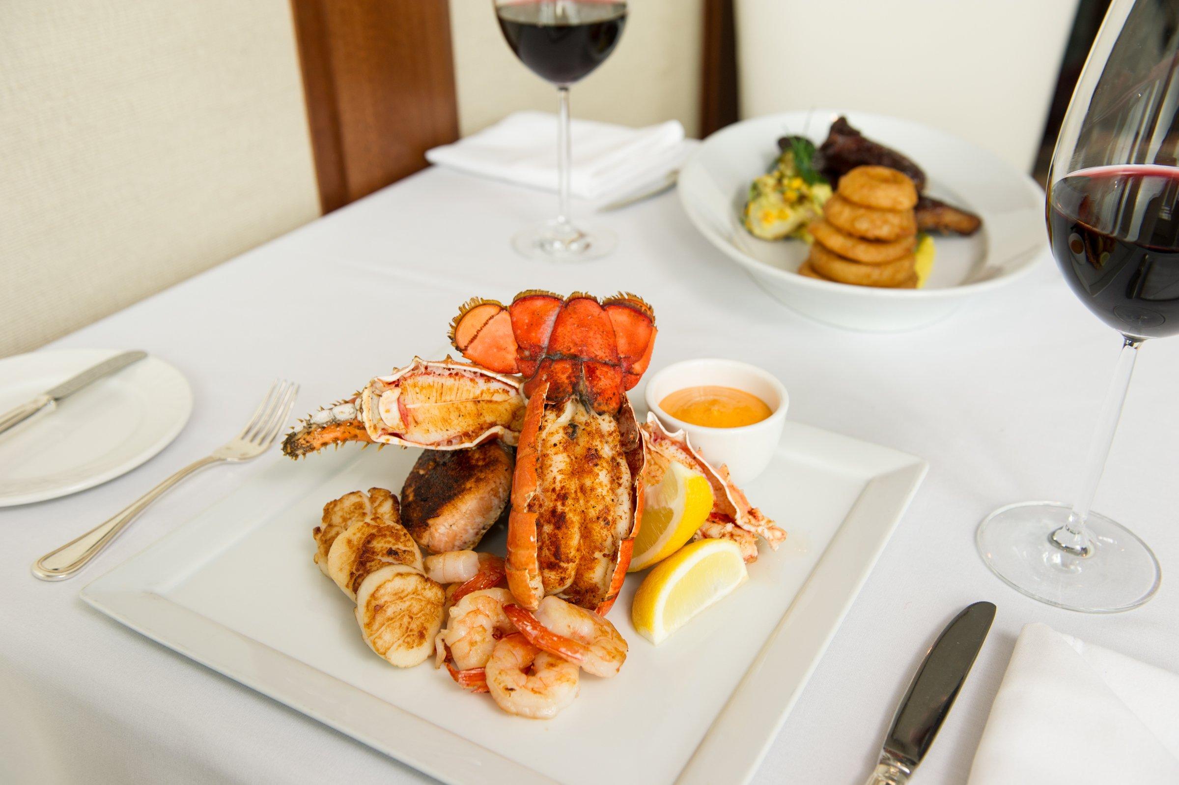 Altitude Seafood and Grill - Lounge