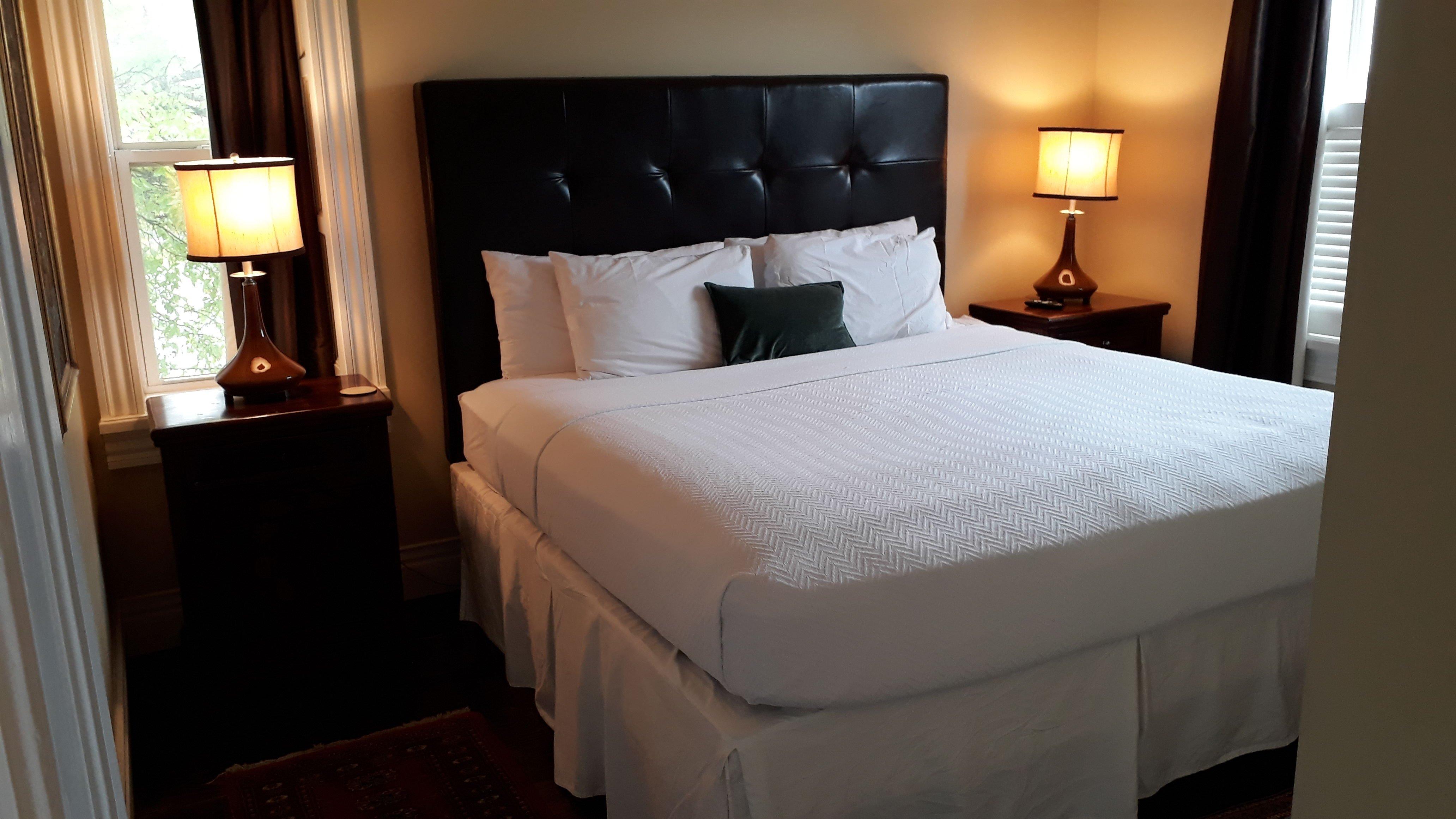 Dickson Street Inn