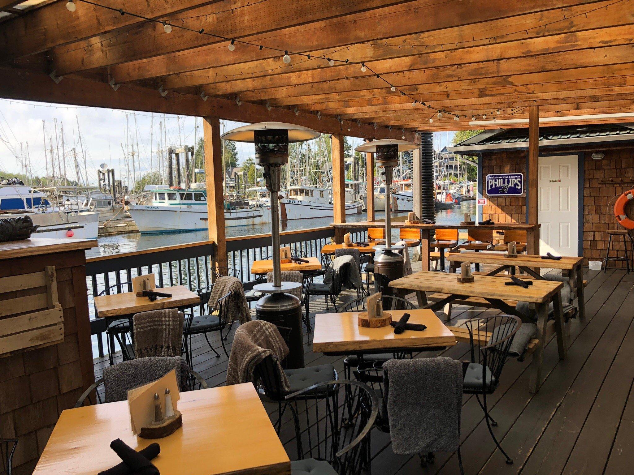 FloatHouse Patio & Grill