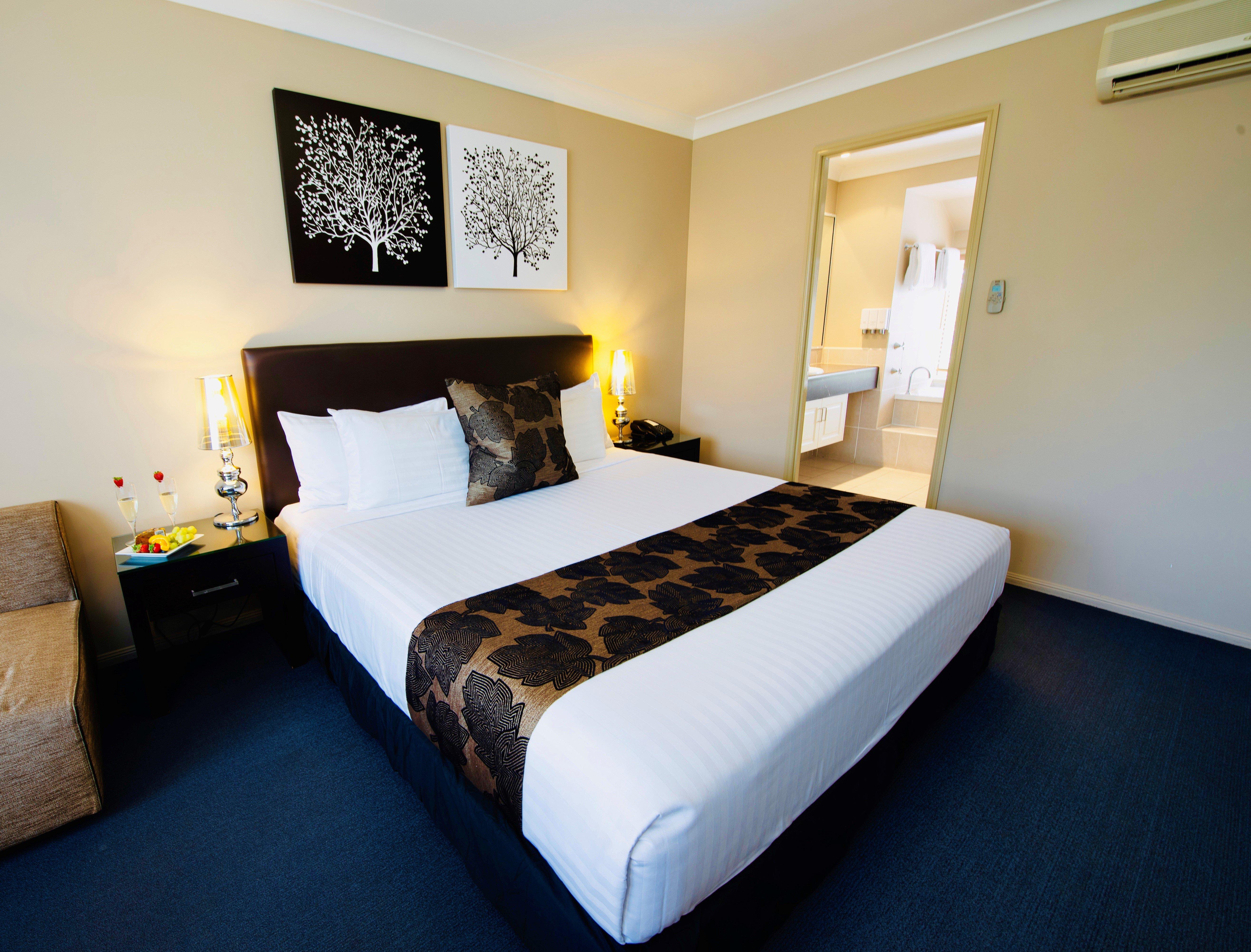 Ambassador on Ruthven Motel