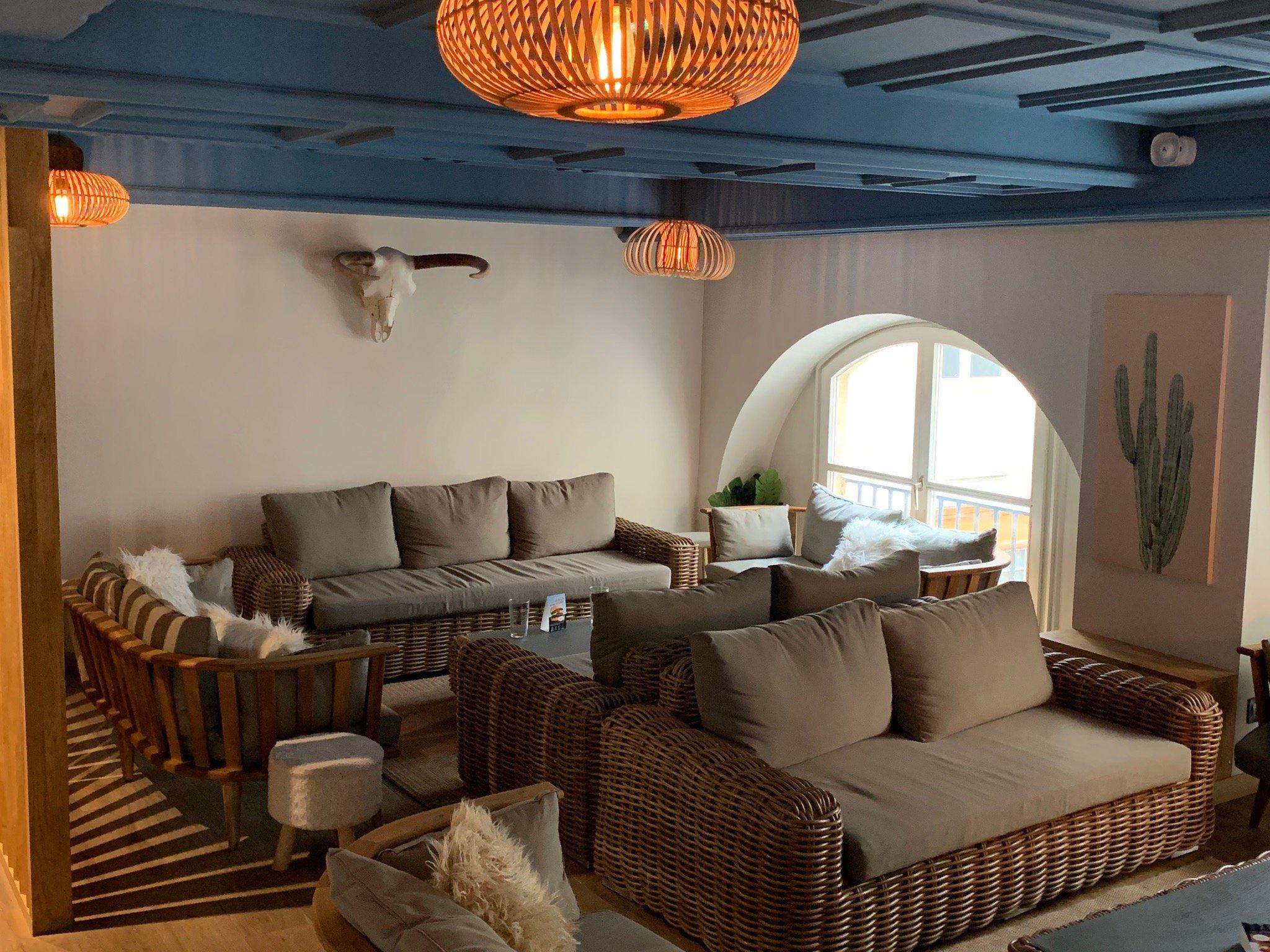 MOS Maker of Stories