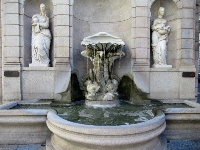 Fontana dei Tritoni