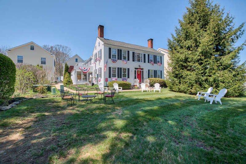 Holiday Guest House Bed & Breakfast