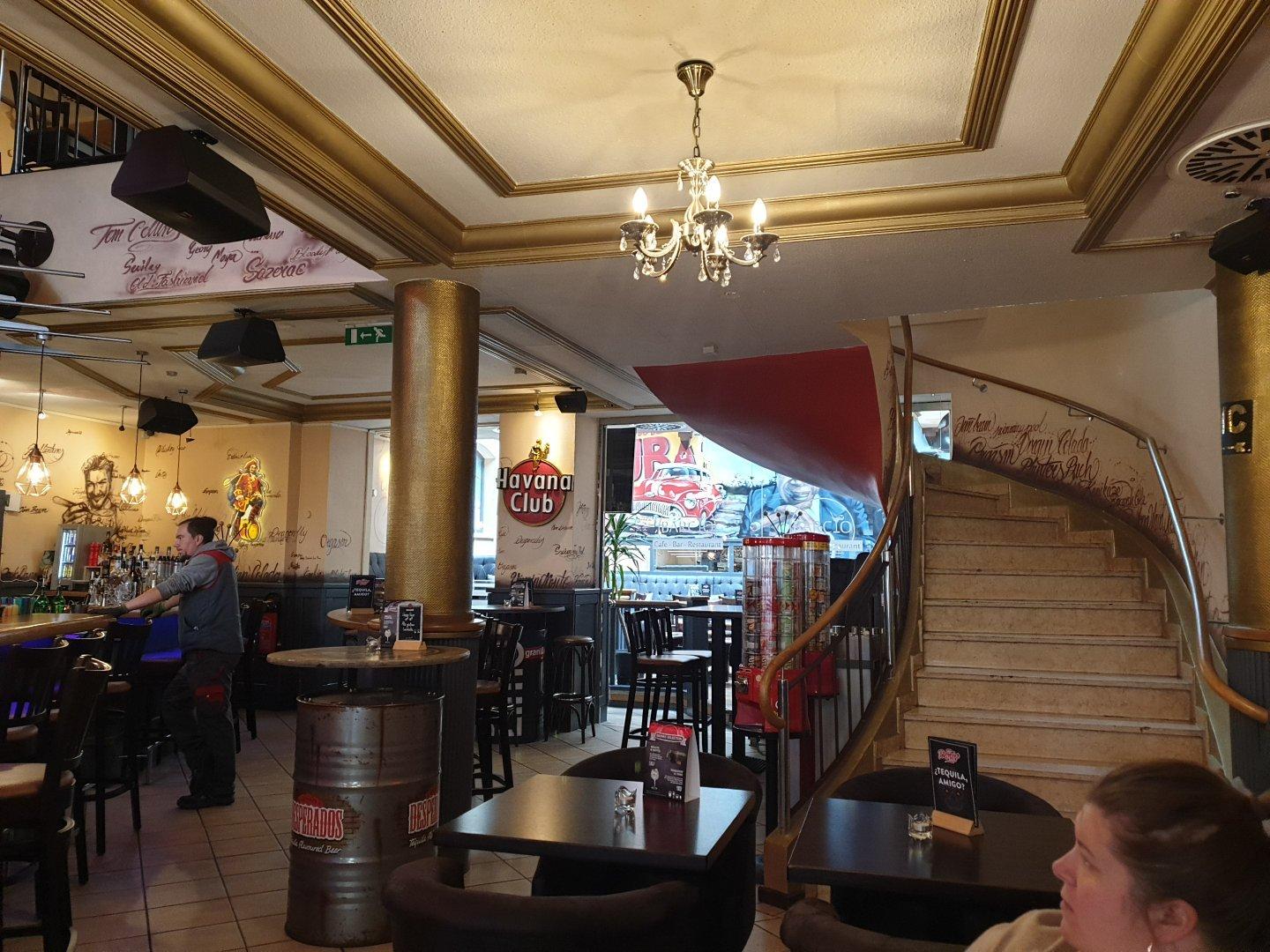 Barcio Cafe, Restaurant, Bar