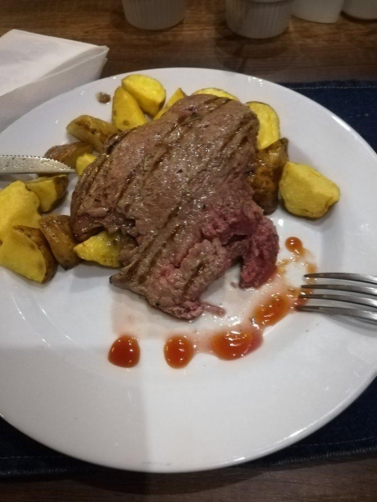 PISQHA. Carnes, Pizza & Café