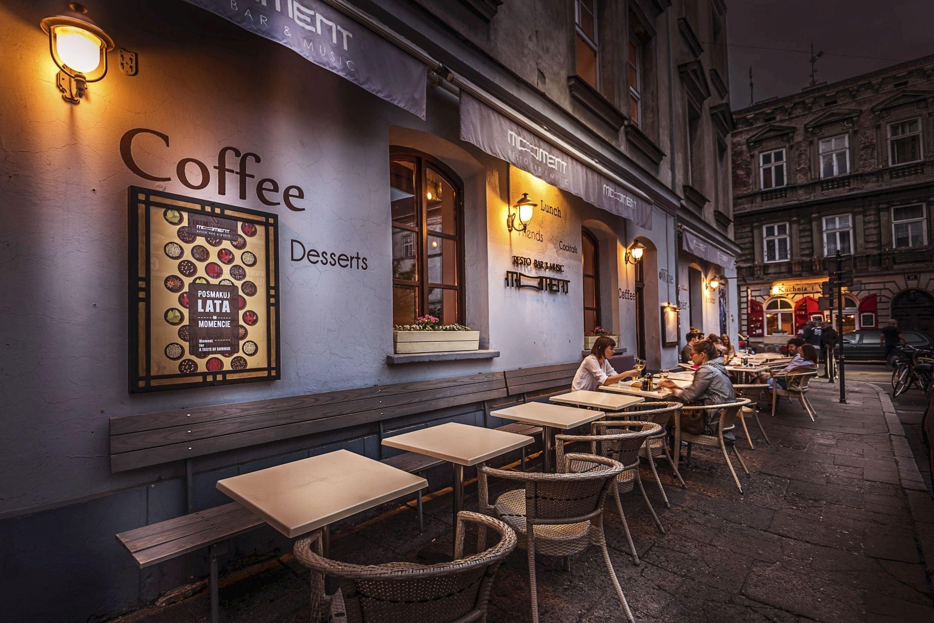 Moment Cafe & Resto Bar