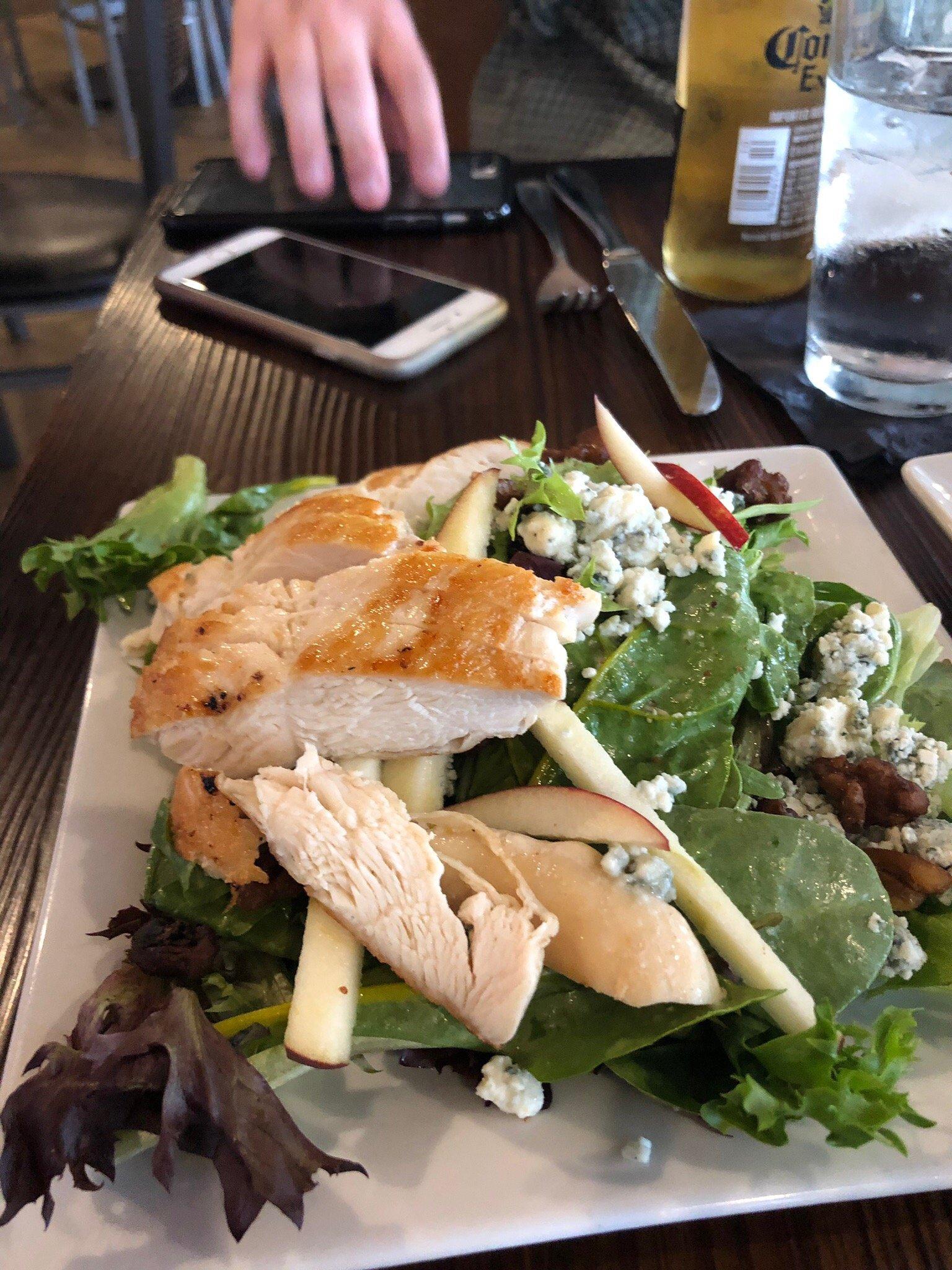 Nosh Restaurant and Wine Lounge