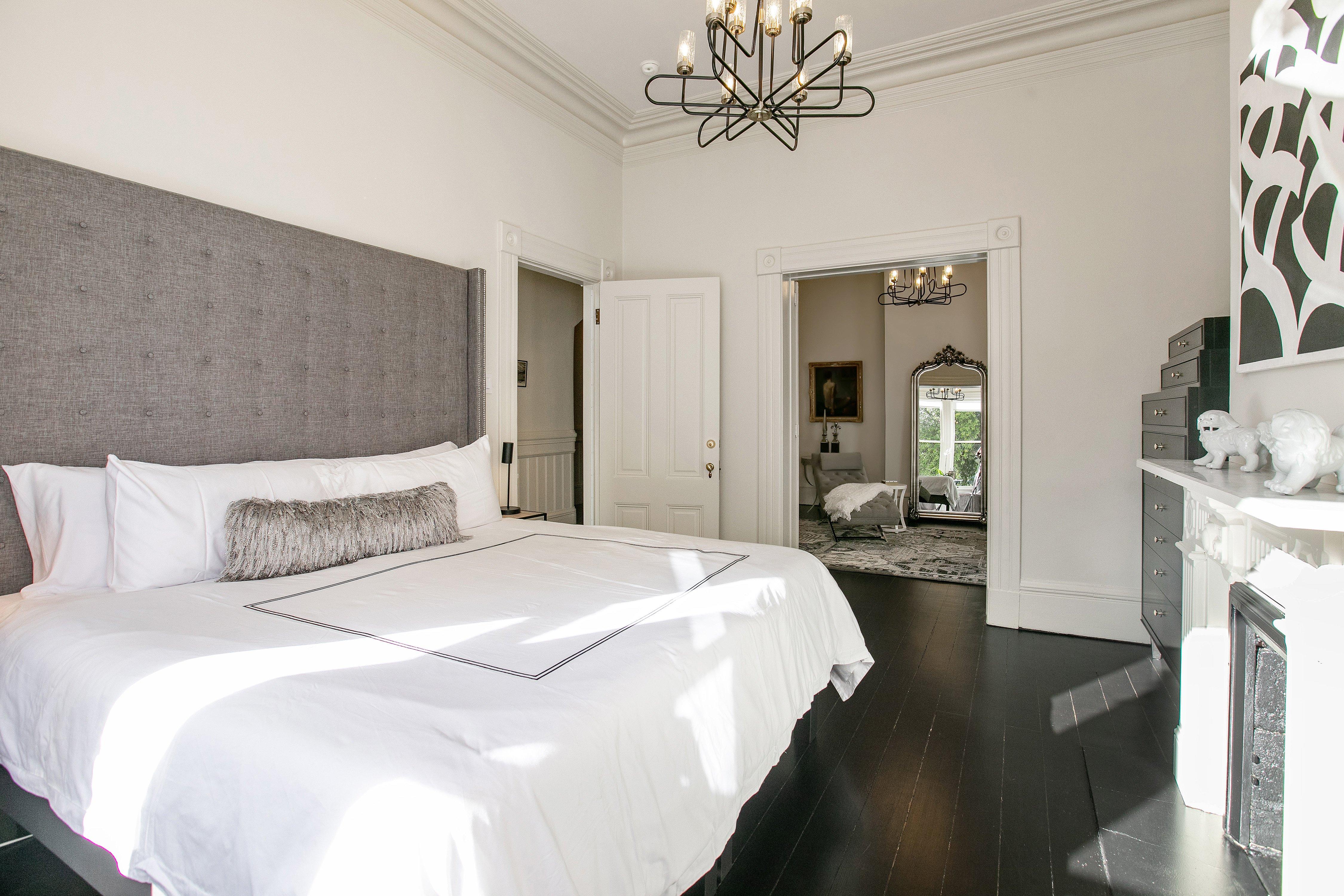 Grand Lady Victorian