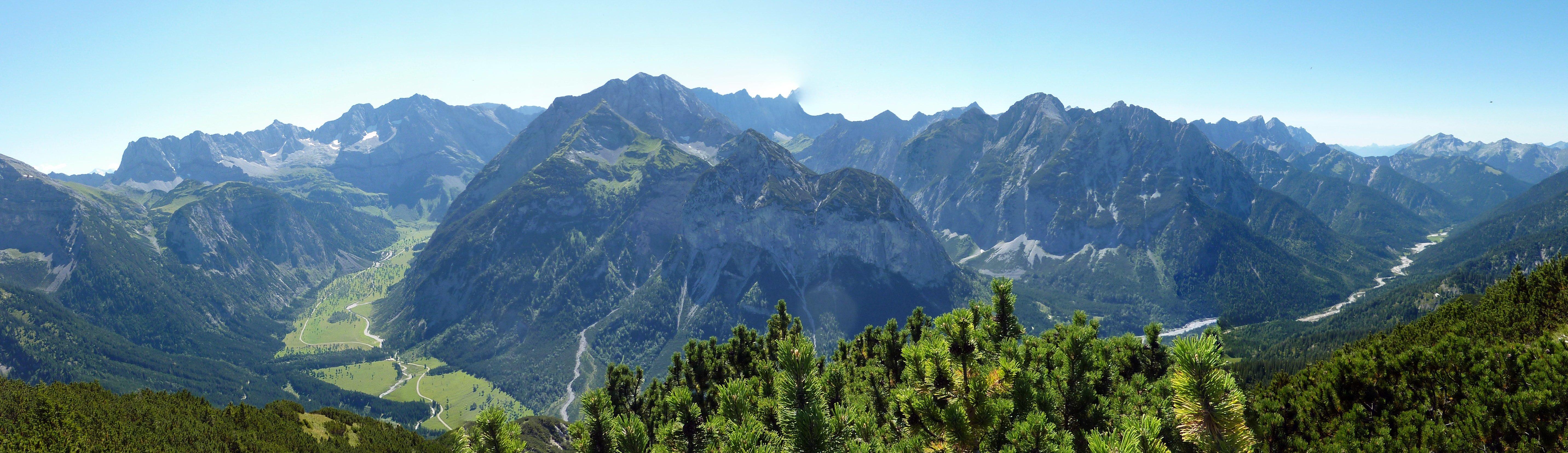 Photo by NaturparkKarwendel