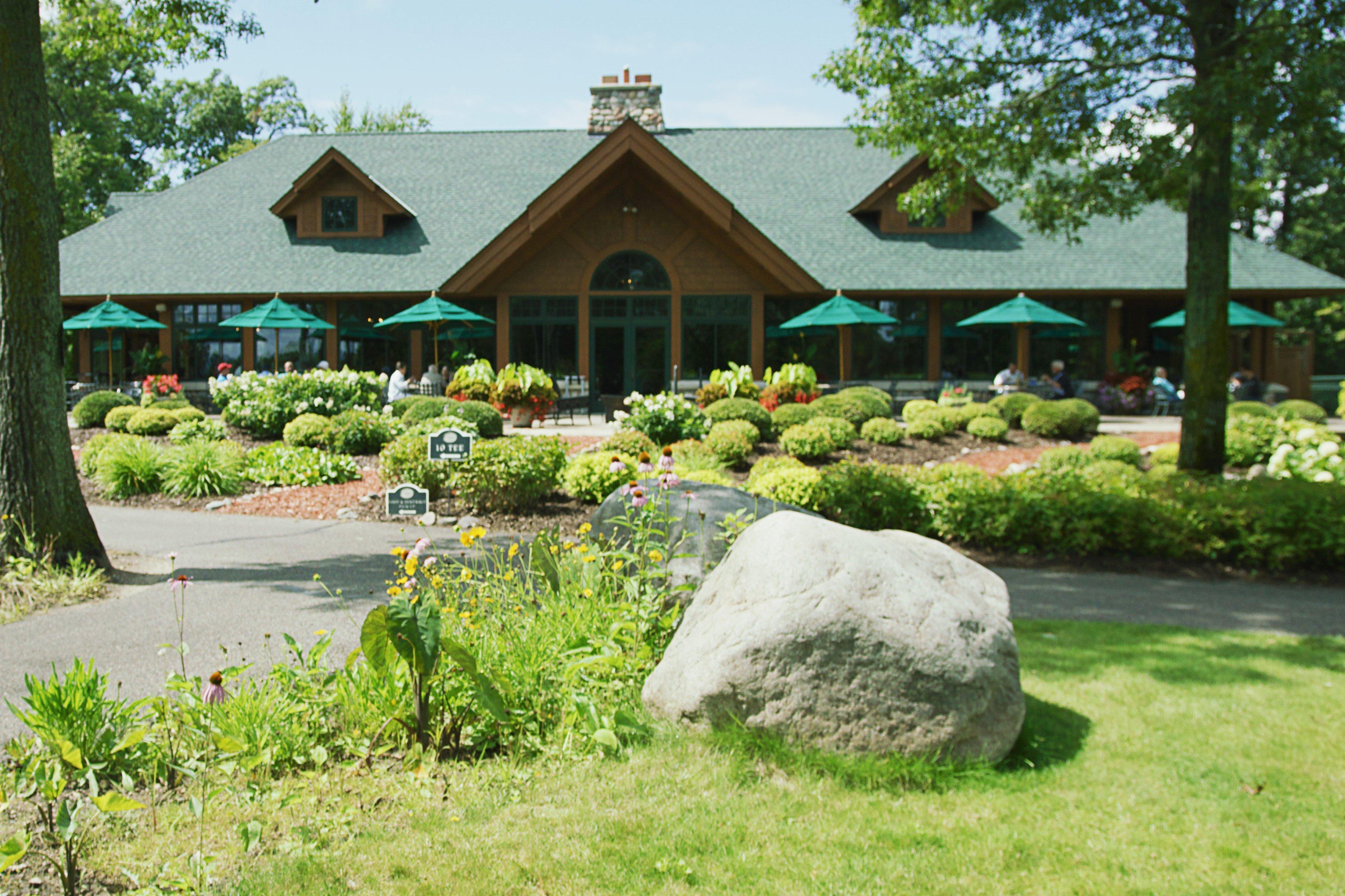 The Classic Grill at Madden's