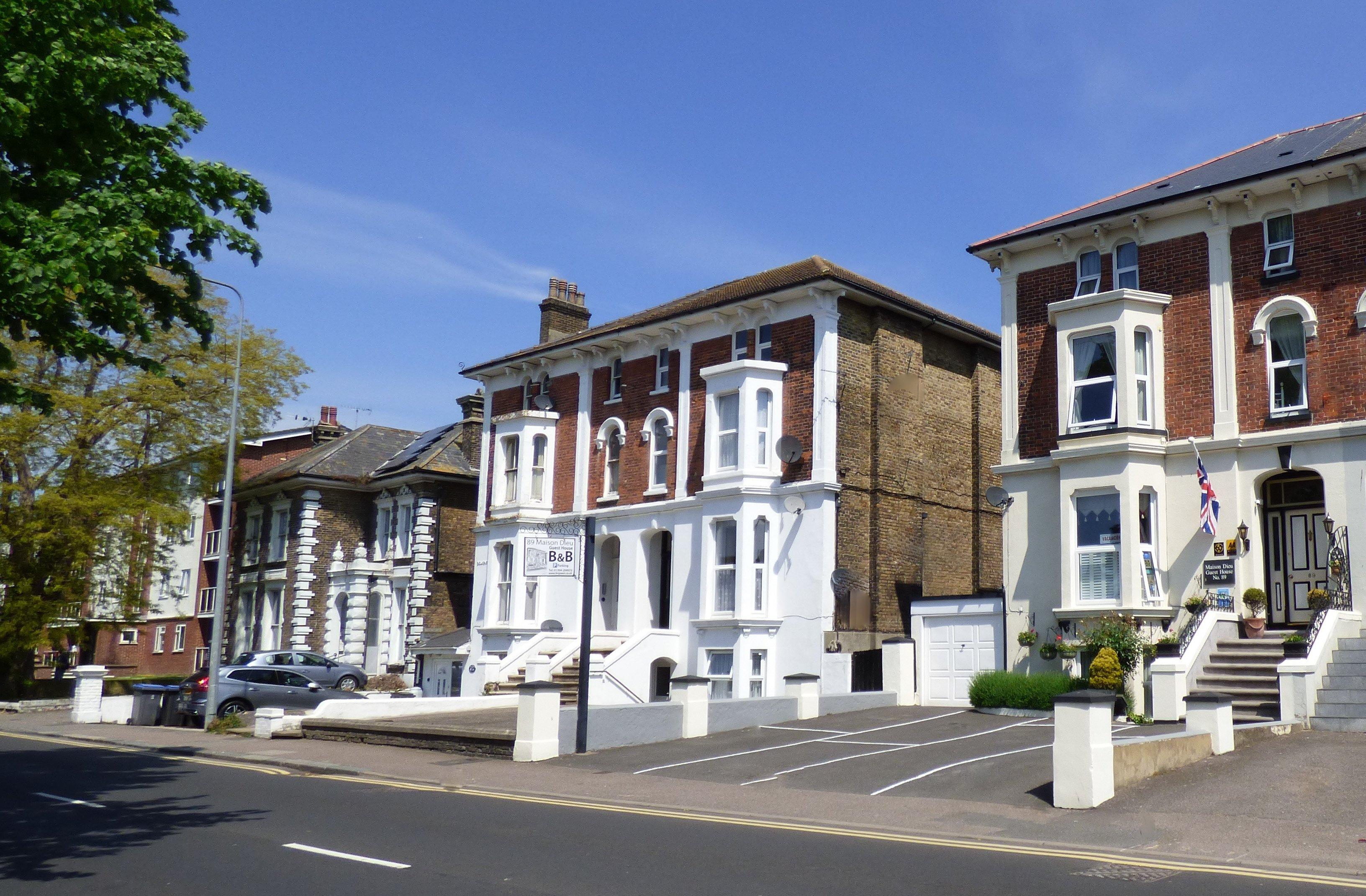 Maison Dieu Guest House