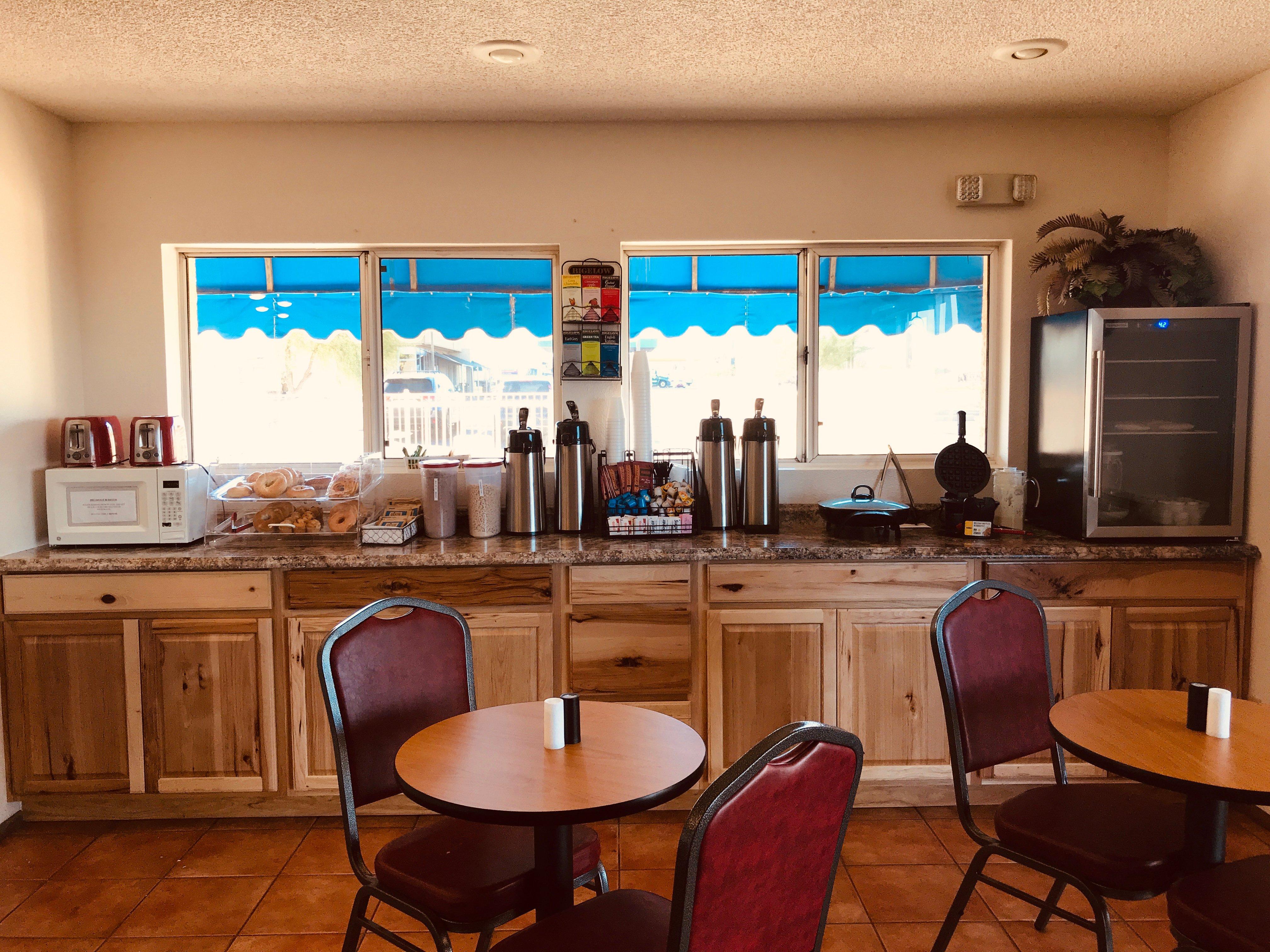 America's Choice Inn & Suites