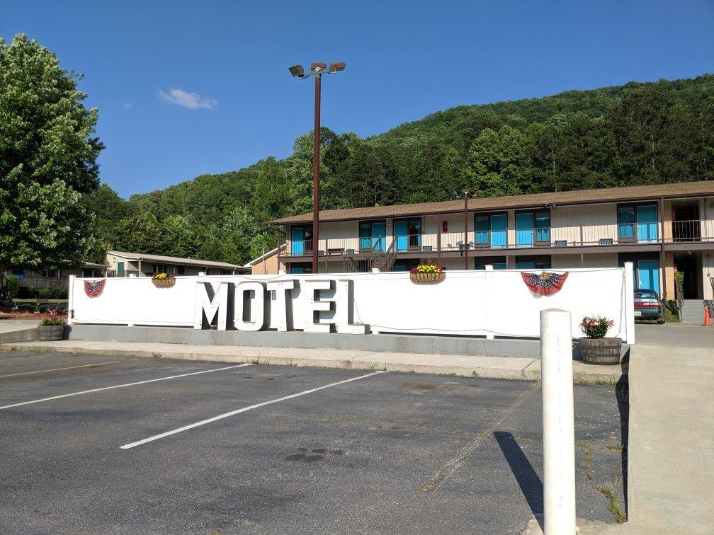 Photo by Plankinyoureye