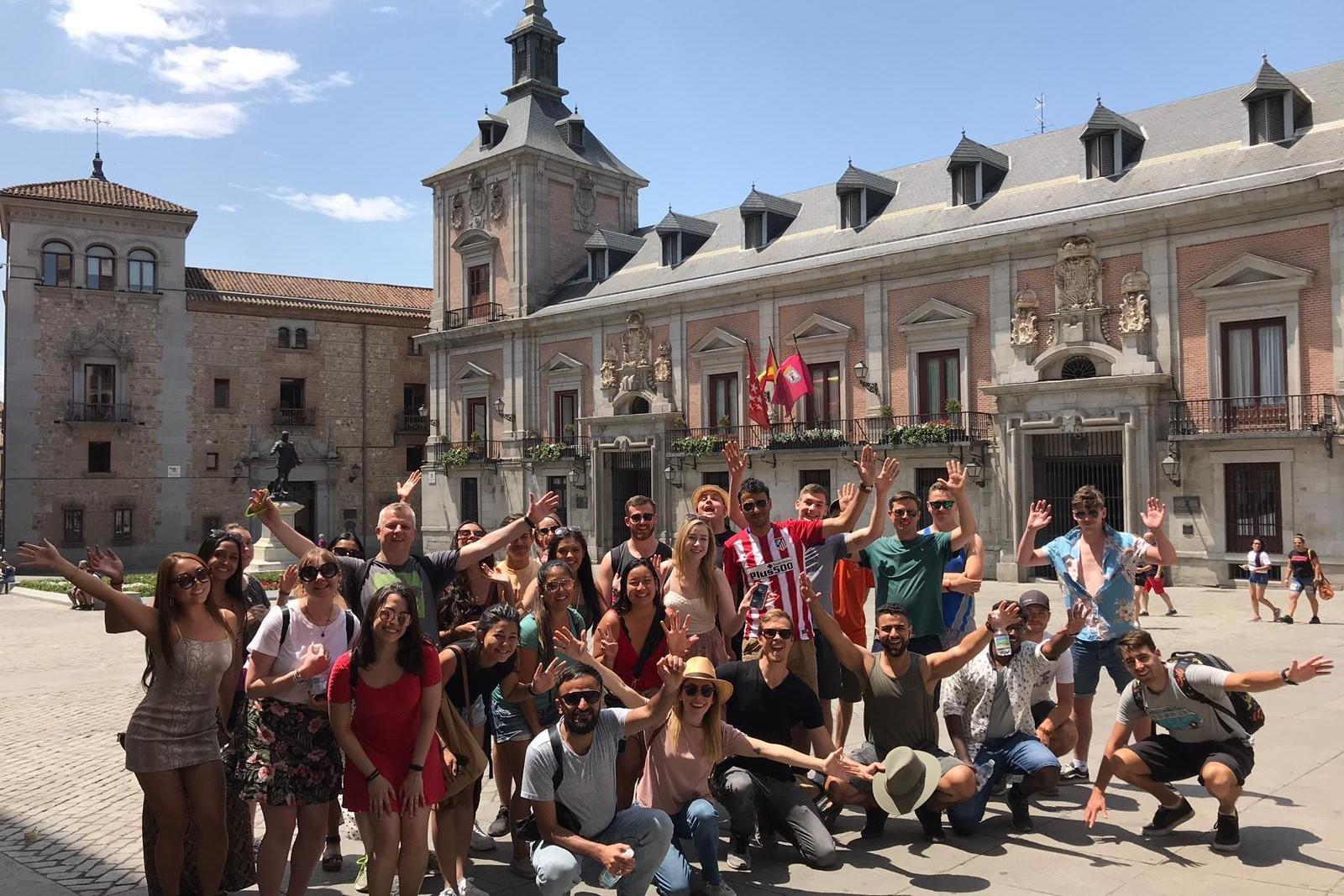 Wolves Tours -Walking Tours & Activities