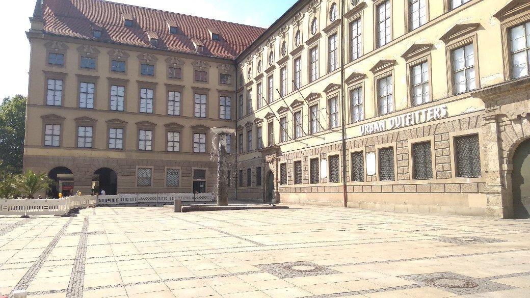 Richard-Strauss-Brunnen