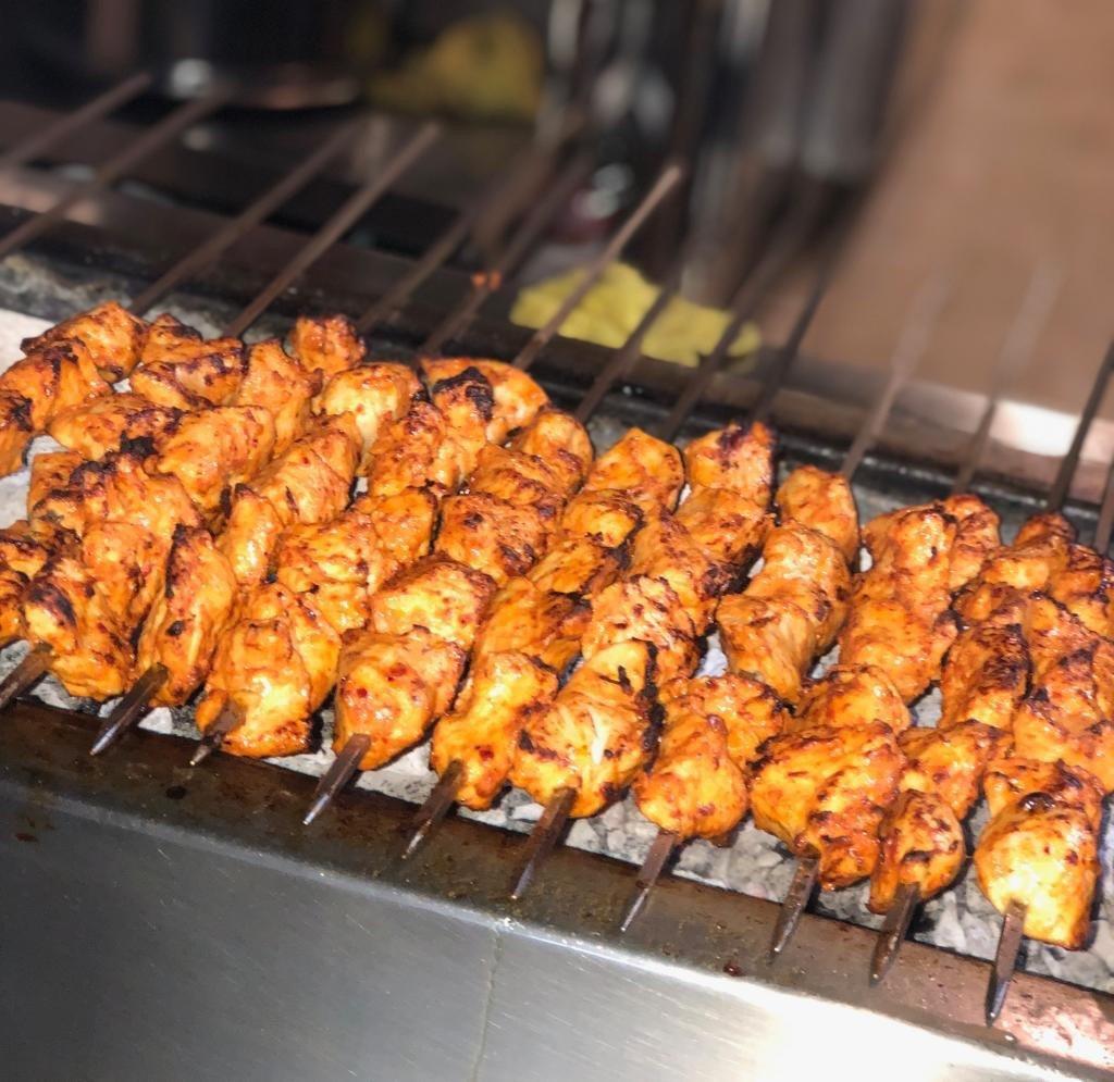 GUSTUM Bar + Restaurant