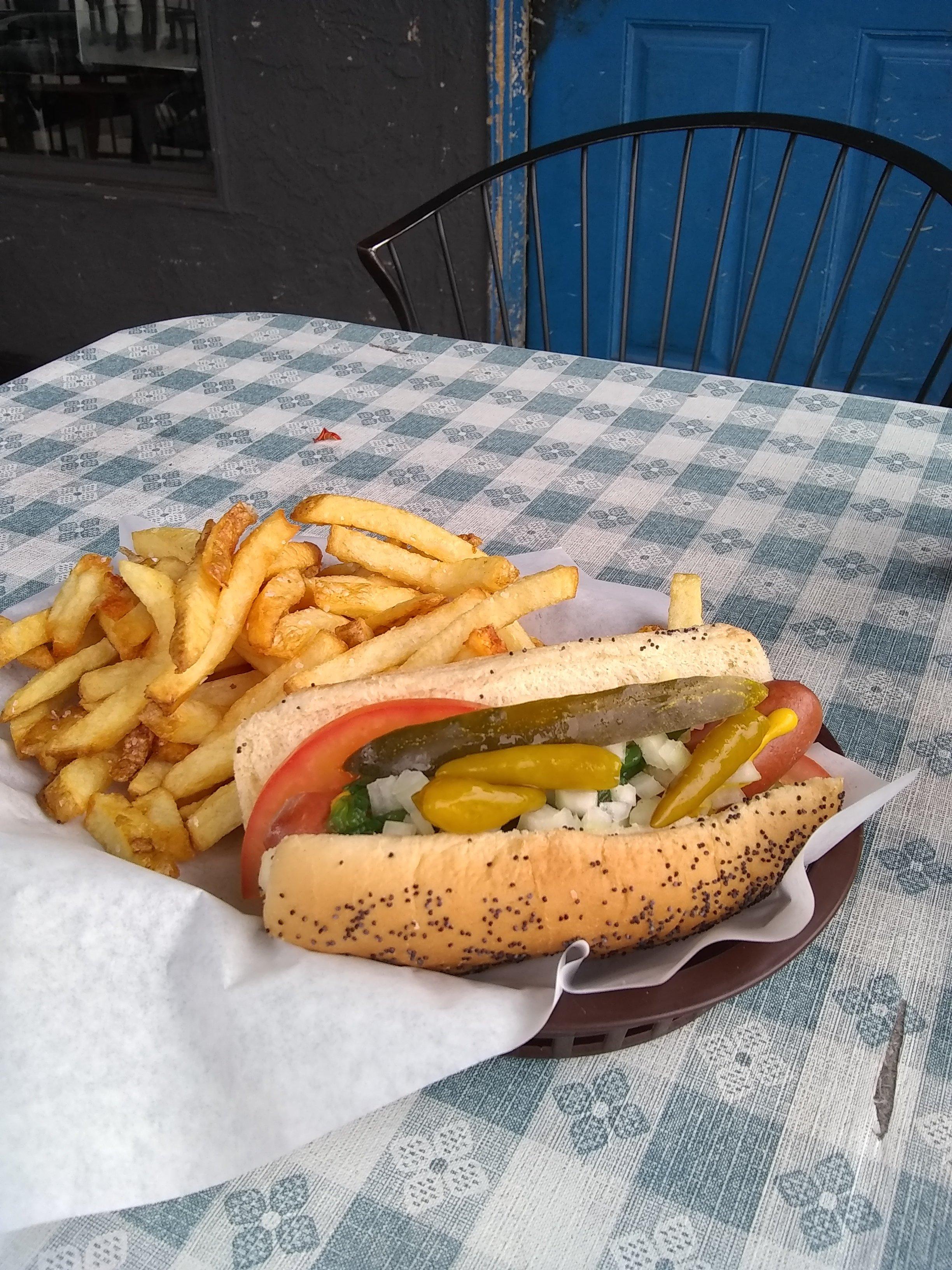 Lefty's Chicago Pizzeria