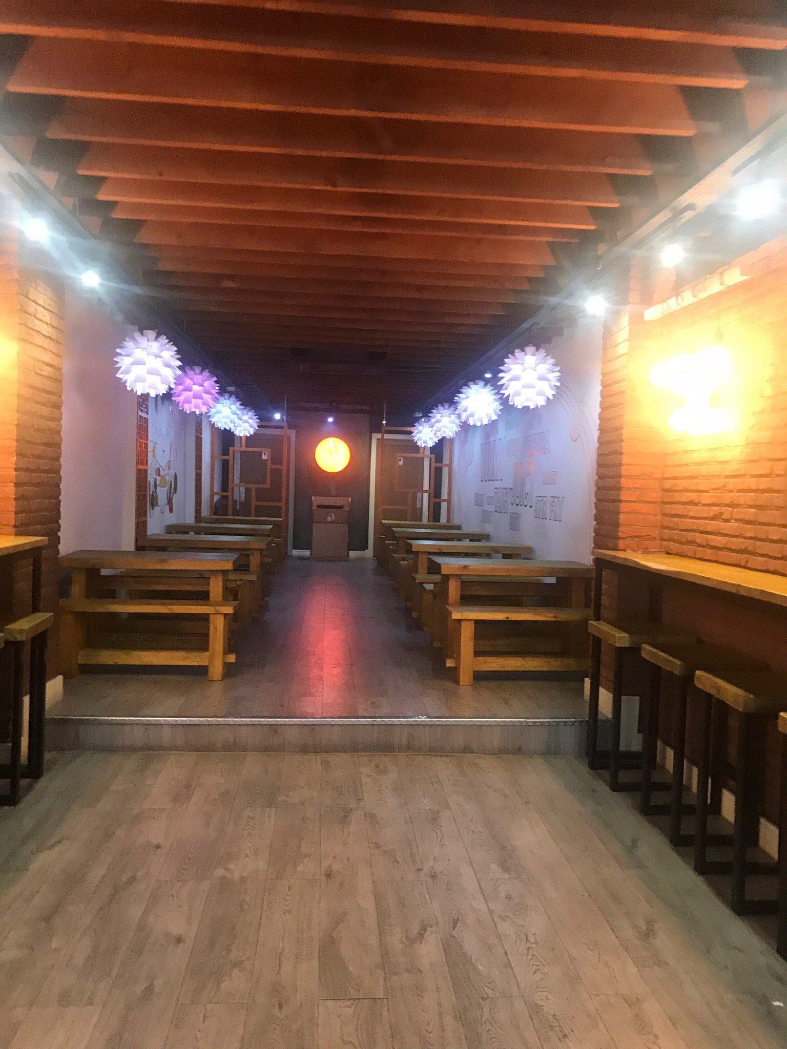 Everest noodle house