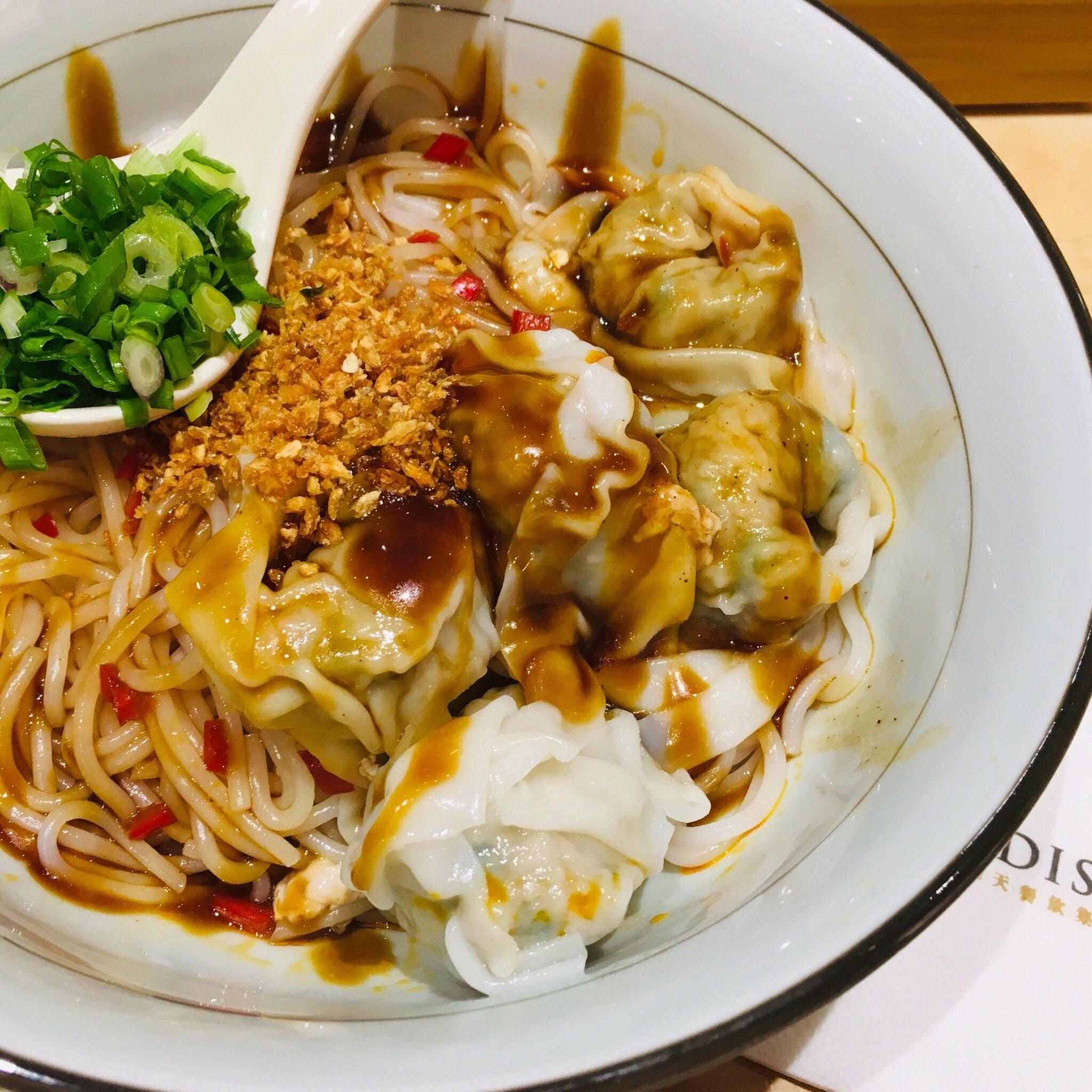 LeNu Chef's Wai Noodle Bar