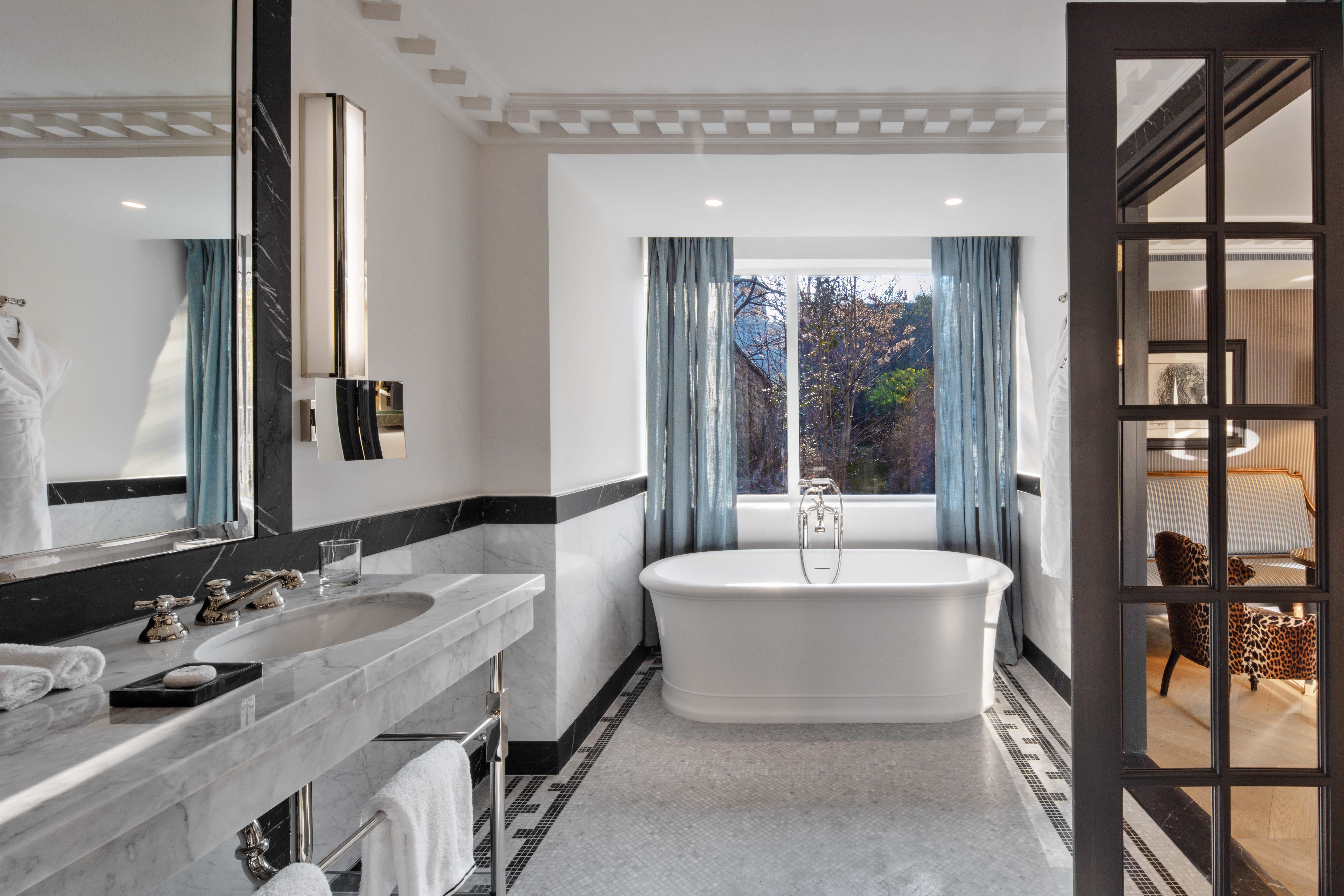 Hôtel de Berri Champs-Élysées, a Luxury Collection Hotel, Paris