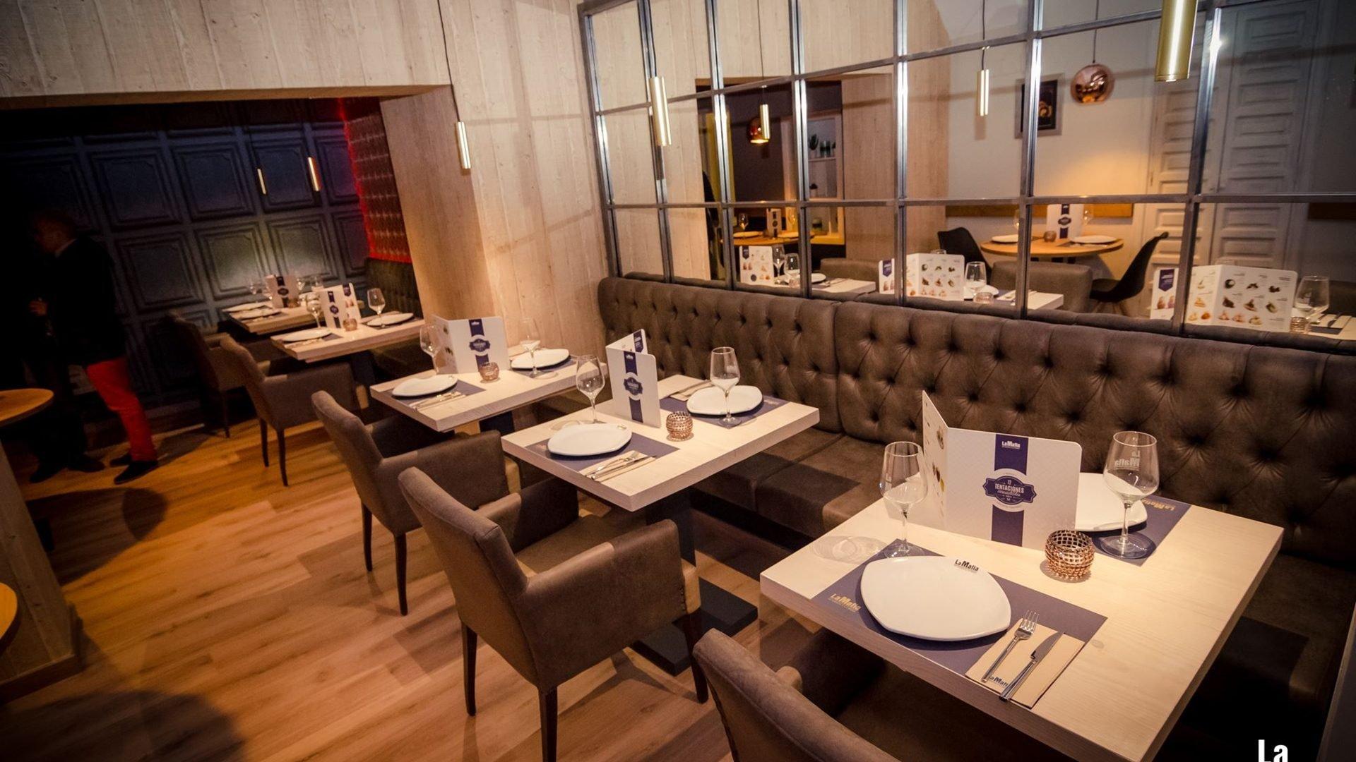 La Mafia se sienta a la mesa