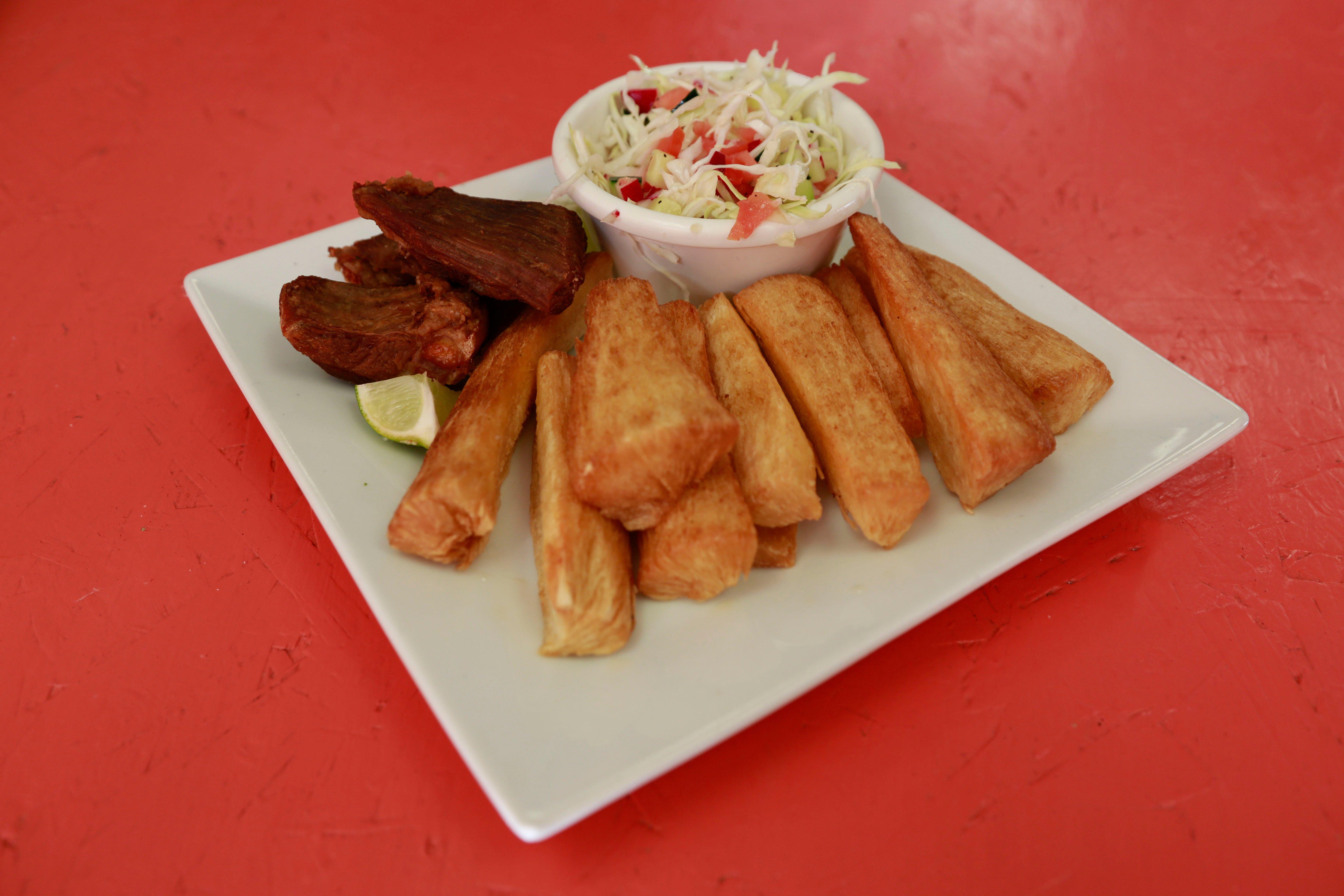 Hidden Paradise El Salvador (pupusas)