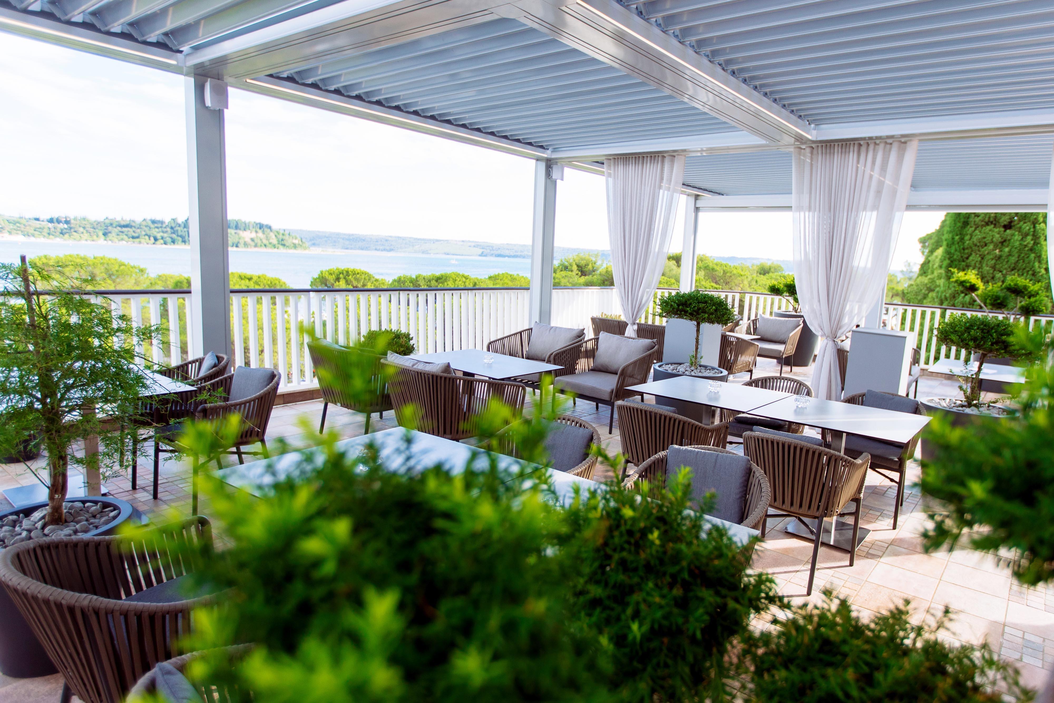 Mystica - Cocktails & More