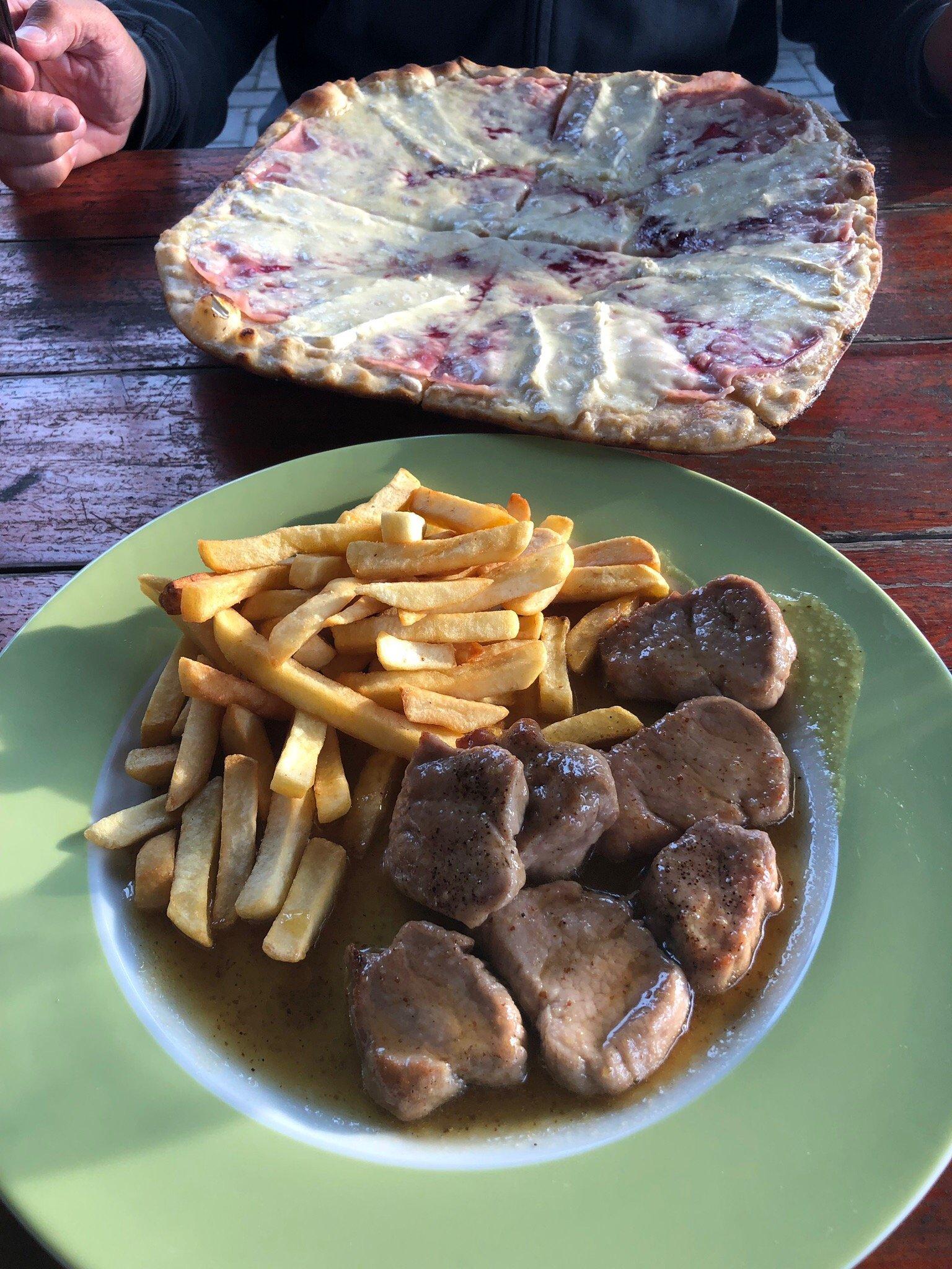 Restaurace A Penzion Ubrousku Prostri Se