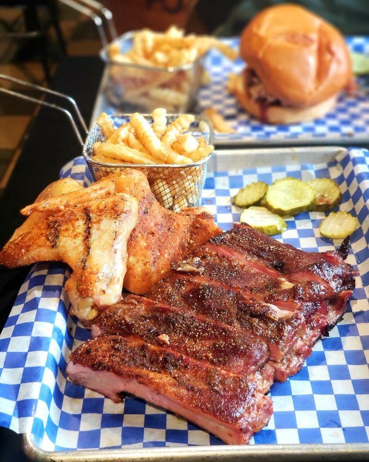 Fozzies Smokin Bar BQ