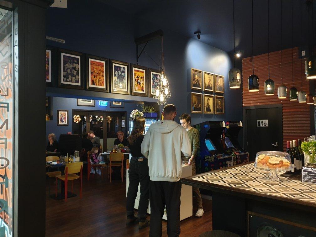 Photo by samanthageenz