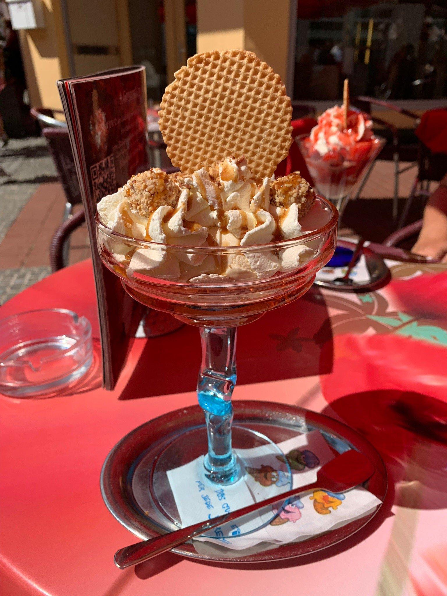 Italienische Eisdiele DeBernardo