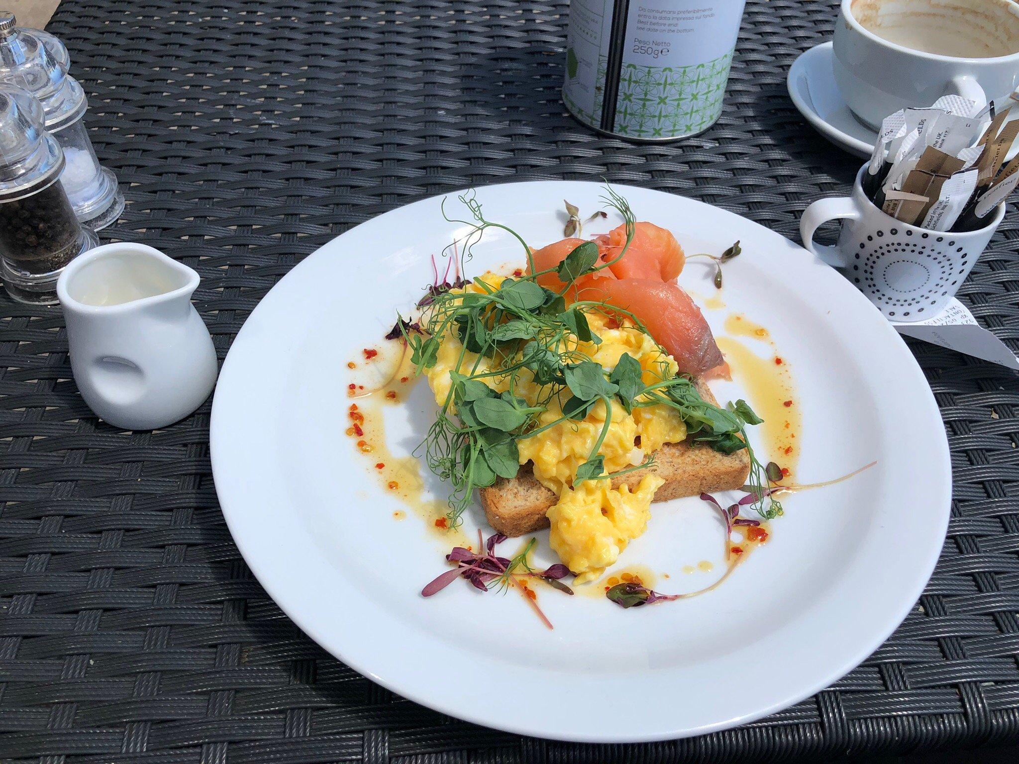 Bonjour Café & Restaurant