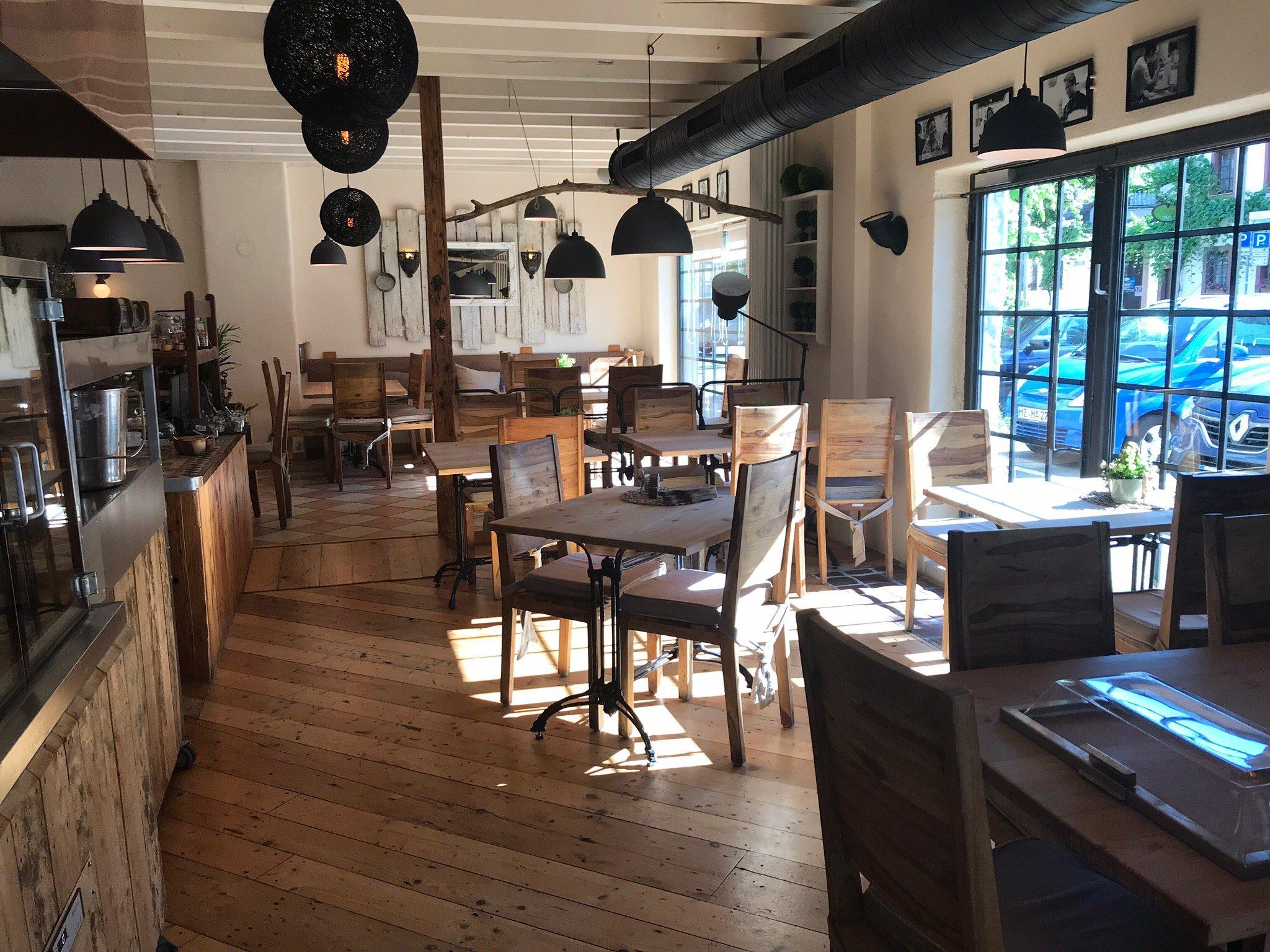 Photo by Sylvester2020