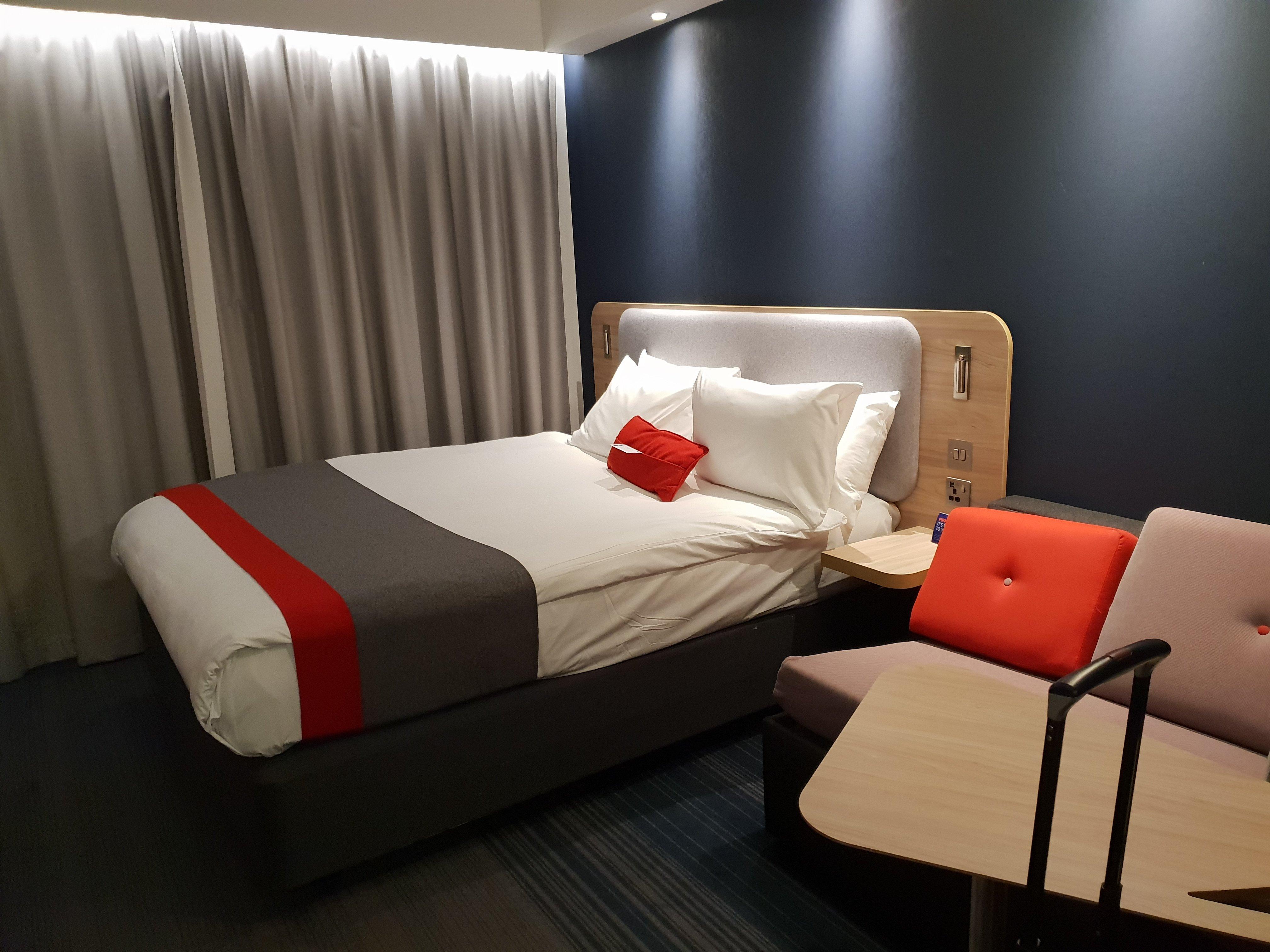 Holiday Inn Express Glasgow Airport, an IHG hotel