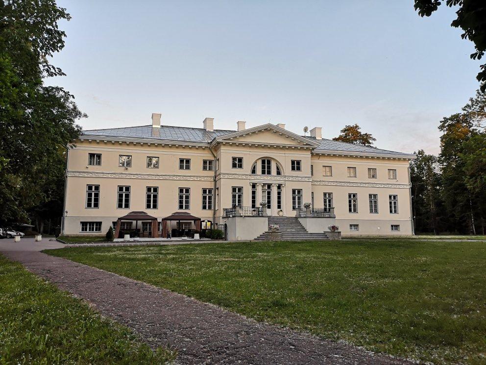 Saku Manor