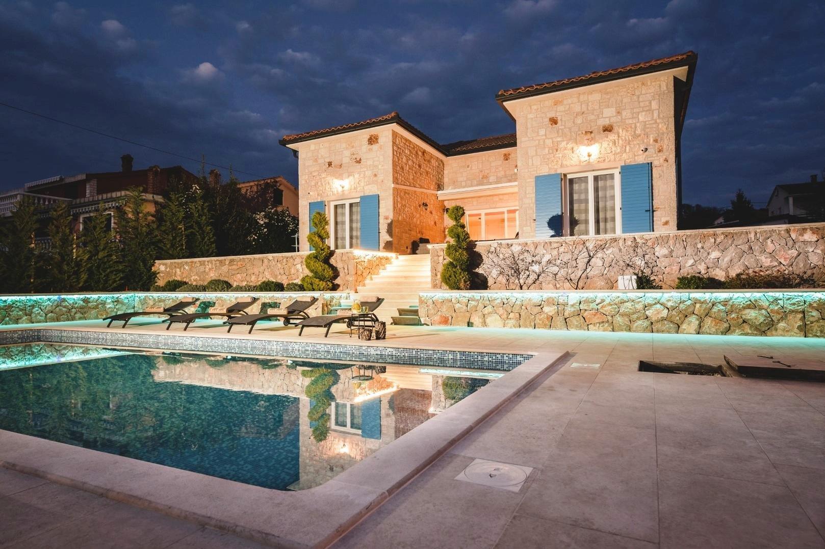 Contessa Luxurious Vacation