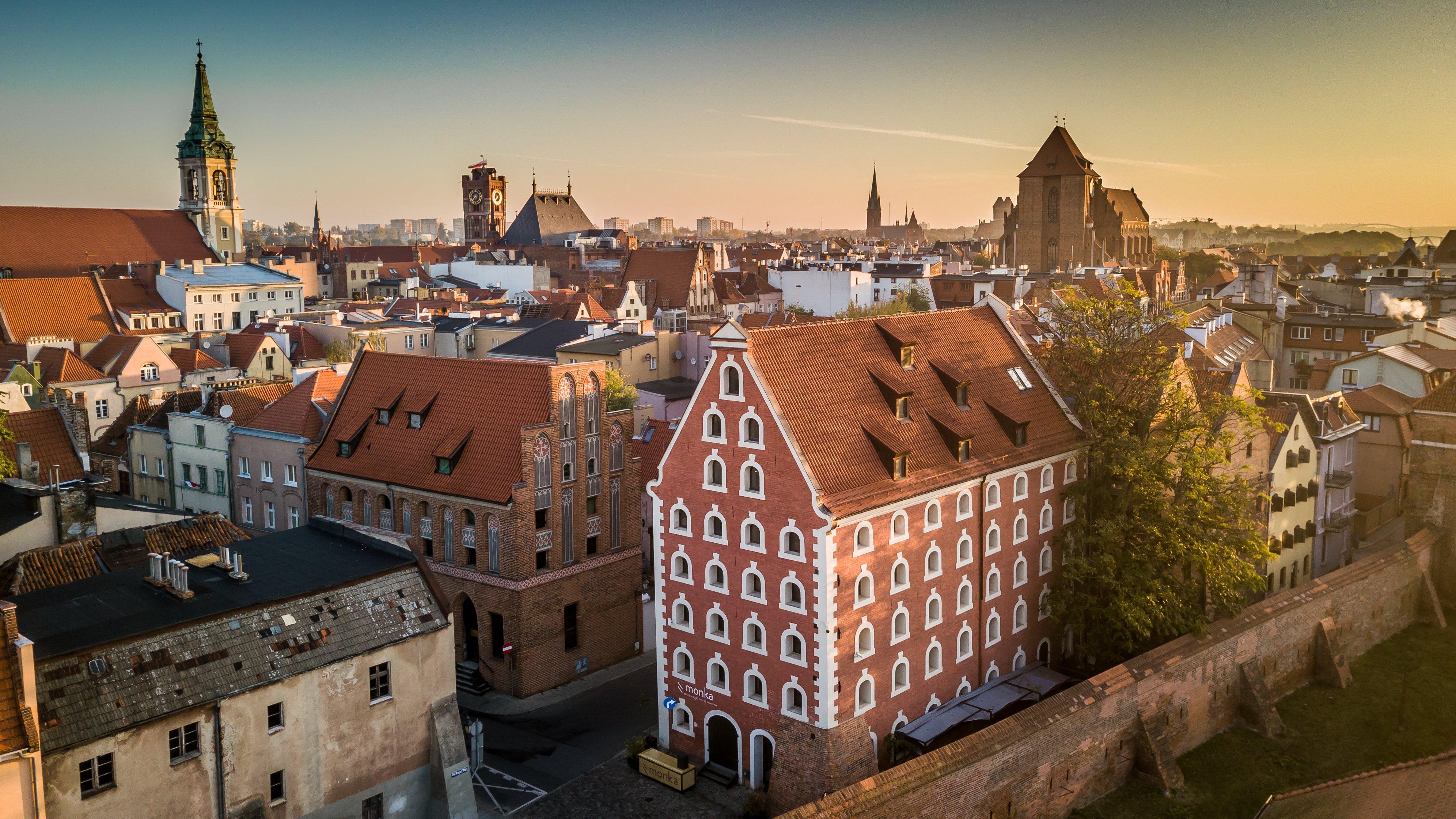 monka I restauracja I apartmenty